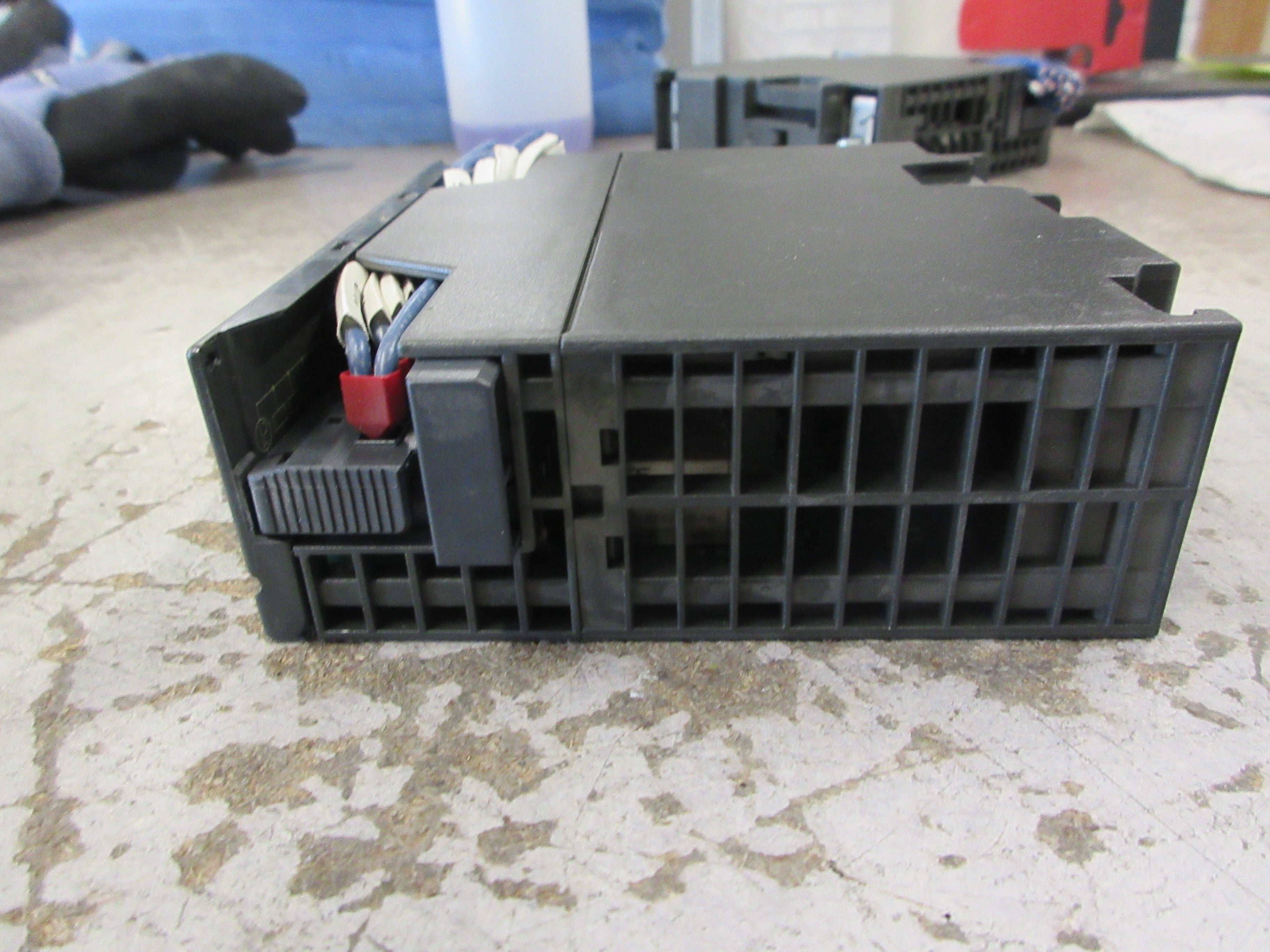 Siemens Simatic S7 Digital Output Module 6ES7 322-1HH01-0AA0 24VDC/240VAC Used