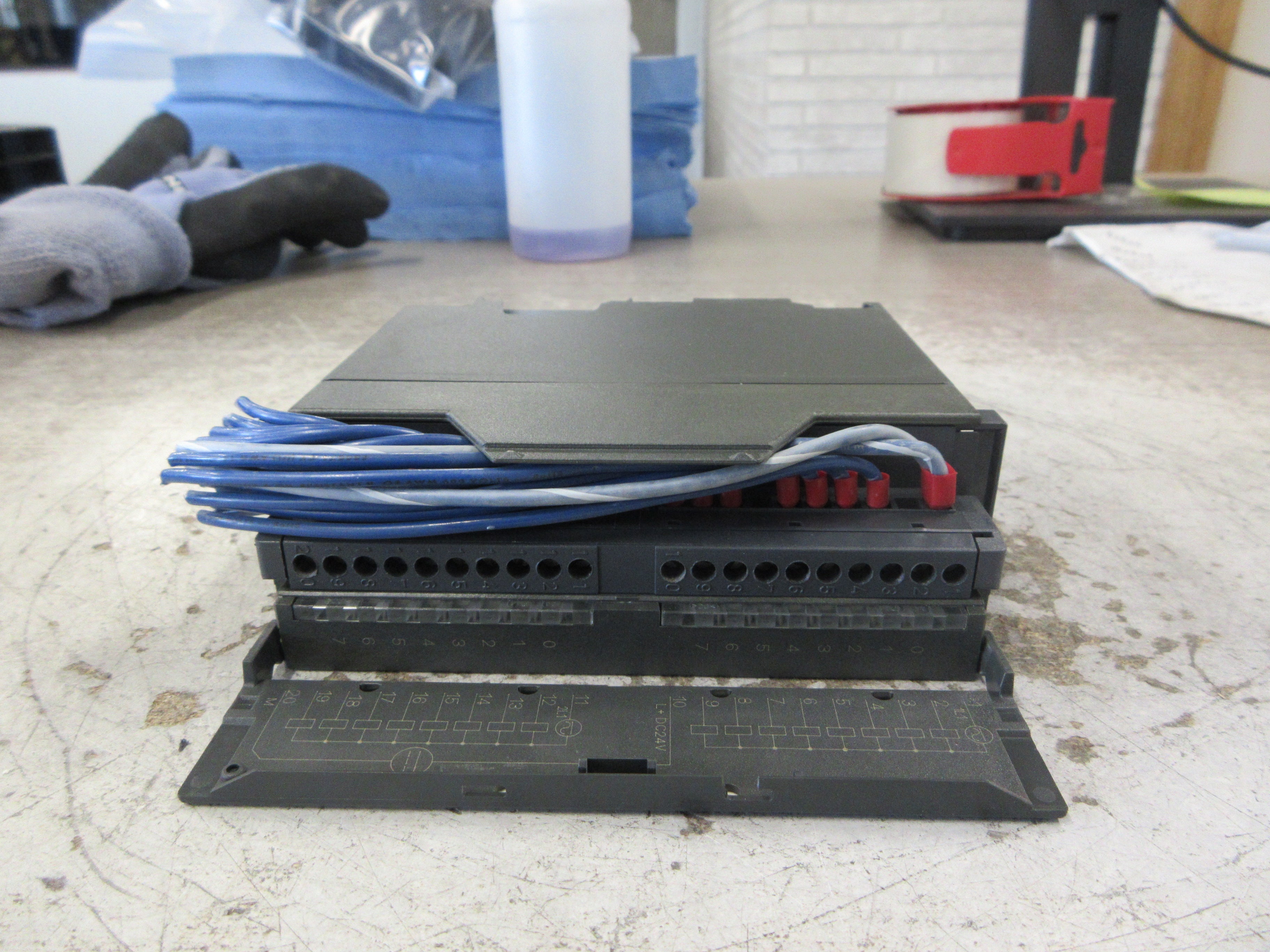 Siemens Simatic S7 Digital Output Module 6ES7 322-1HH01-0AA0 24VDC/240VAC Used