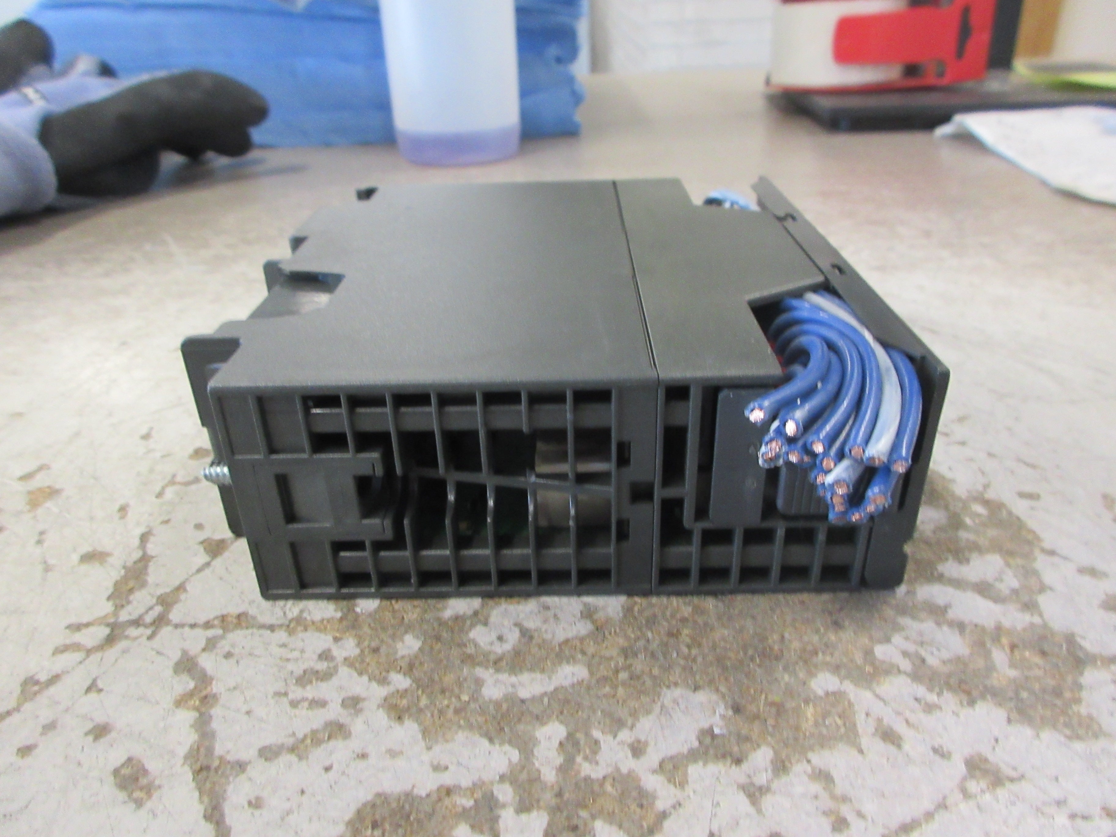 Siemens Simatic S7 Digital Output Module 6ES7 322-1HH01-0AA0 24VDC/240VAC Used