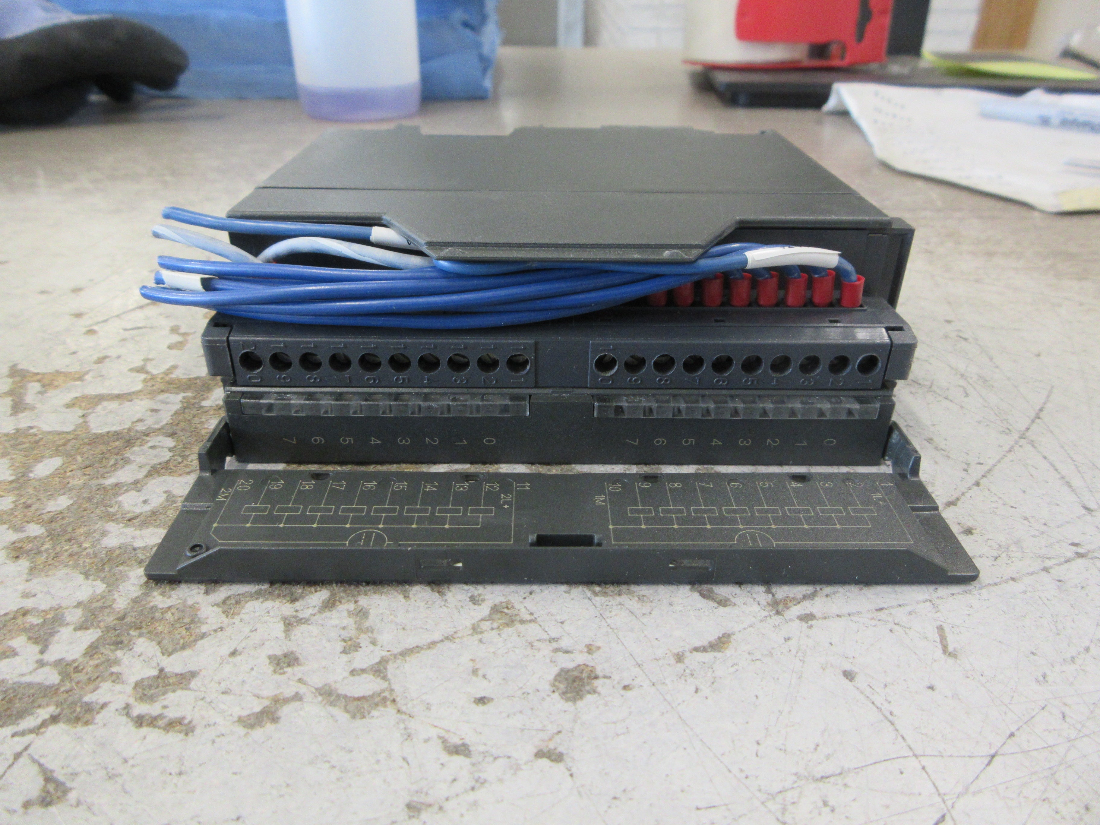Siemens Simatic S7 Digital Output Module 6ES7 322-1BH01-0AA0 24VDC 0.5A Used