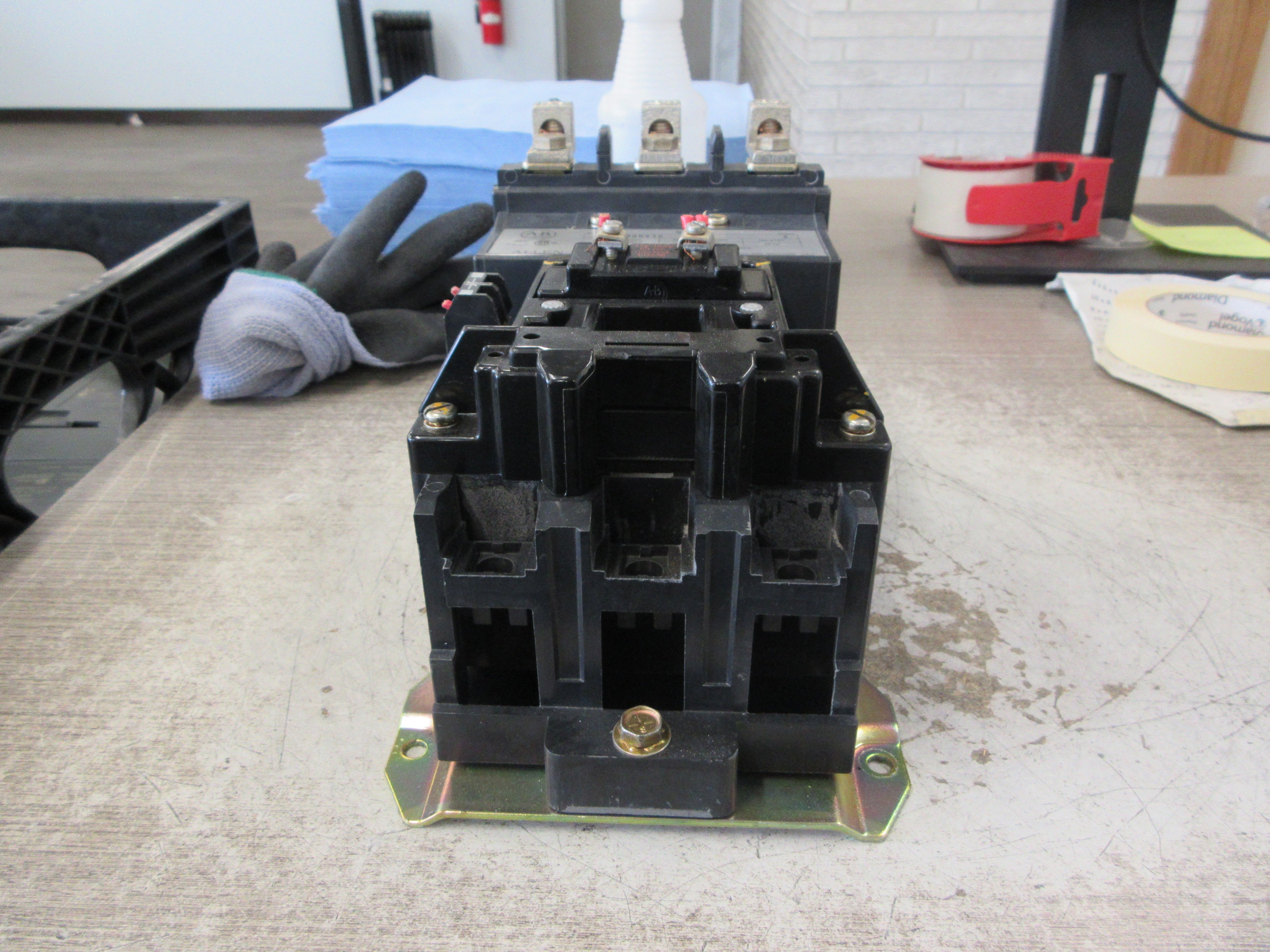 Allen-Bradley Size 3 Starter 500-DOD930 Ser. A 115-120V Coil 90A 600V Used