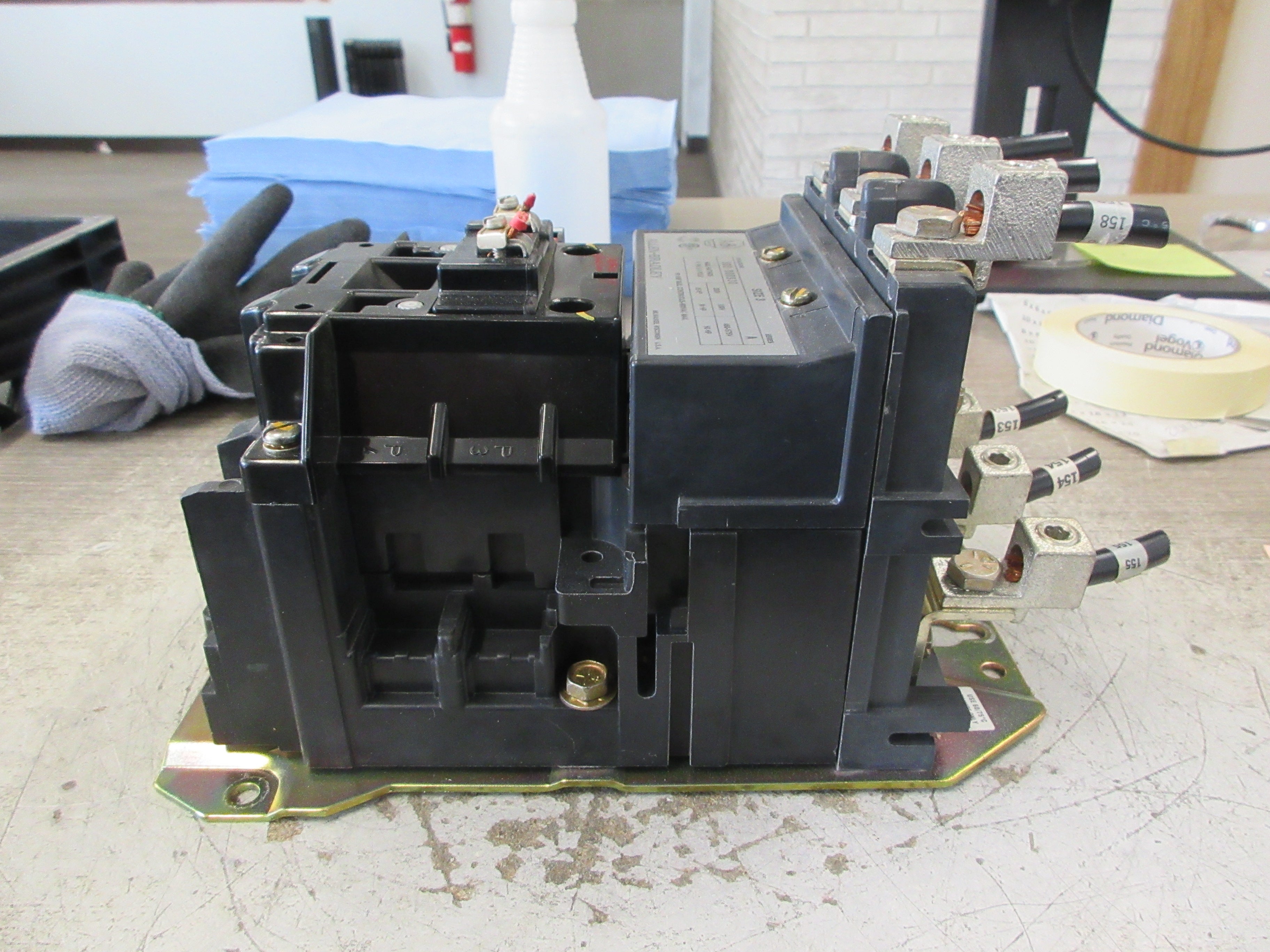 Allen-Bradley Size 3 Starter 500-DOD930 Ser. A 115-120V Coil 90A 600V Used