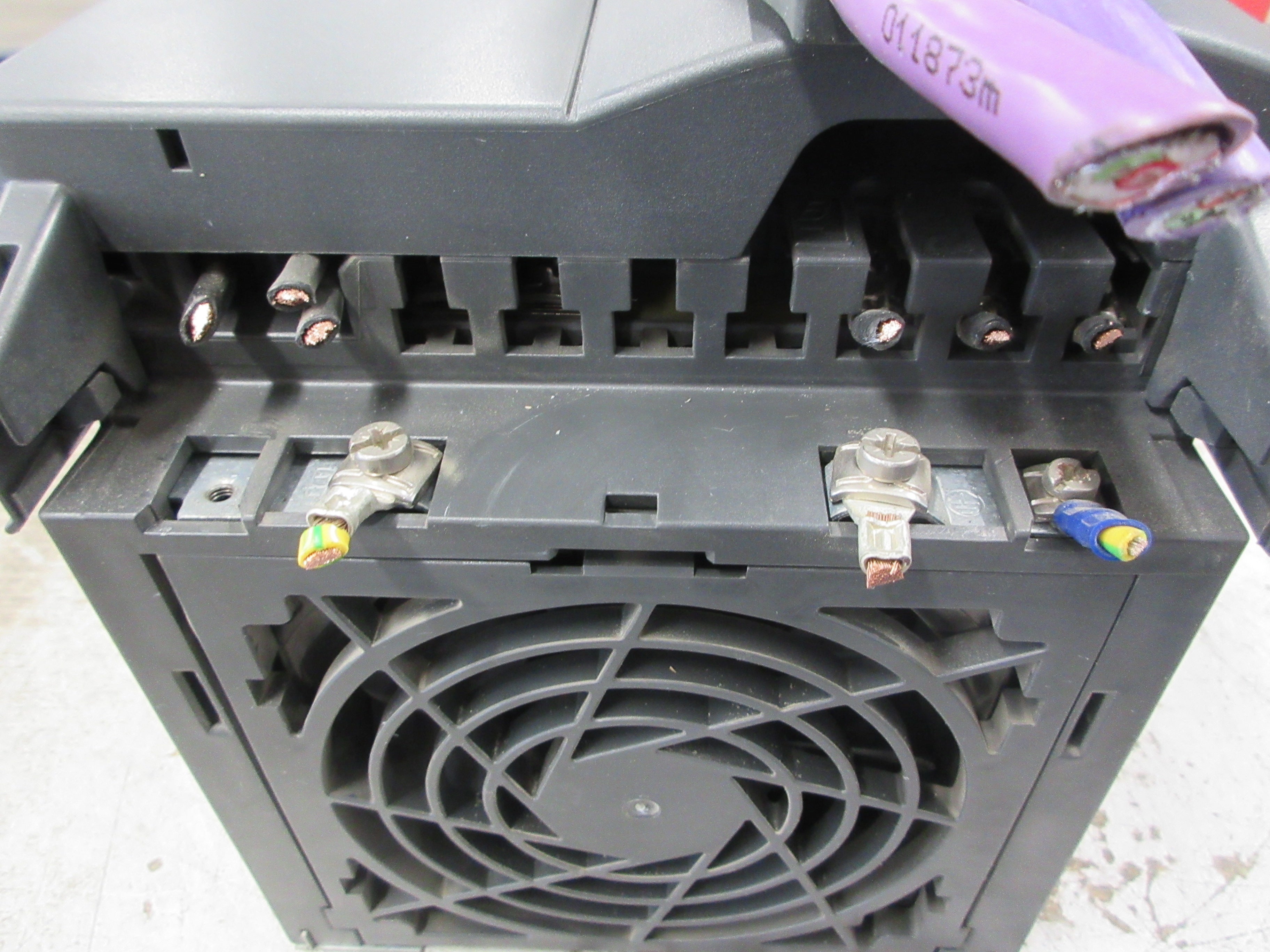 Siemens Micromaster 420 AC Drive 6SE6420-2UD27-5CA1 10HP 3Ph Used