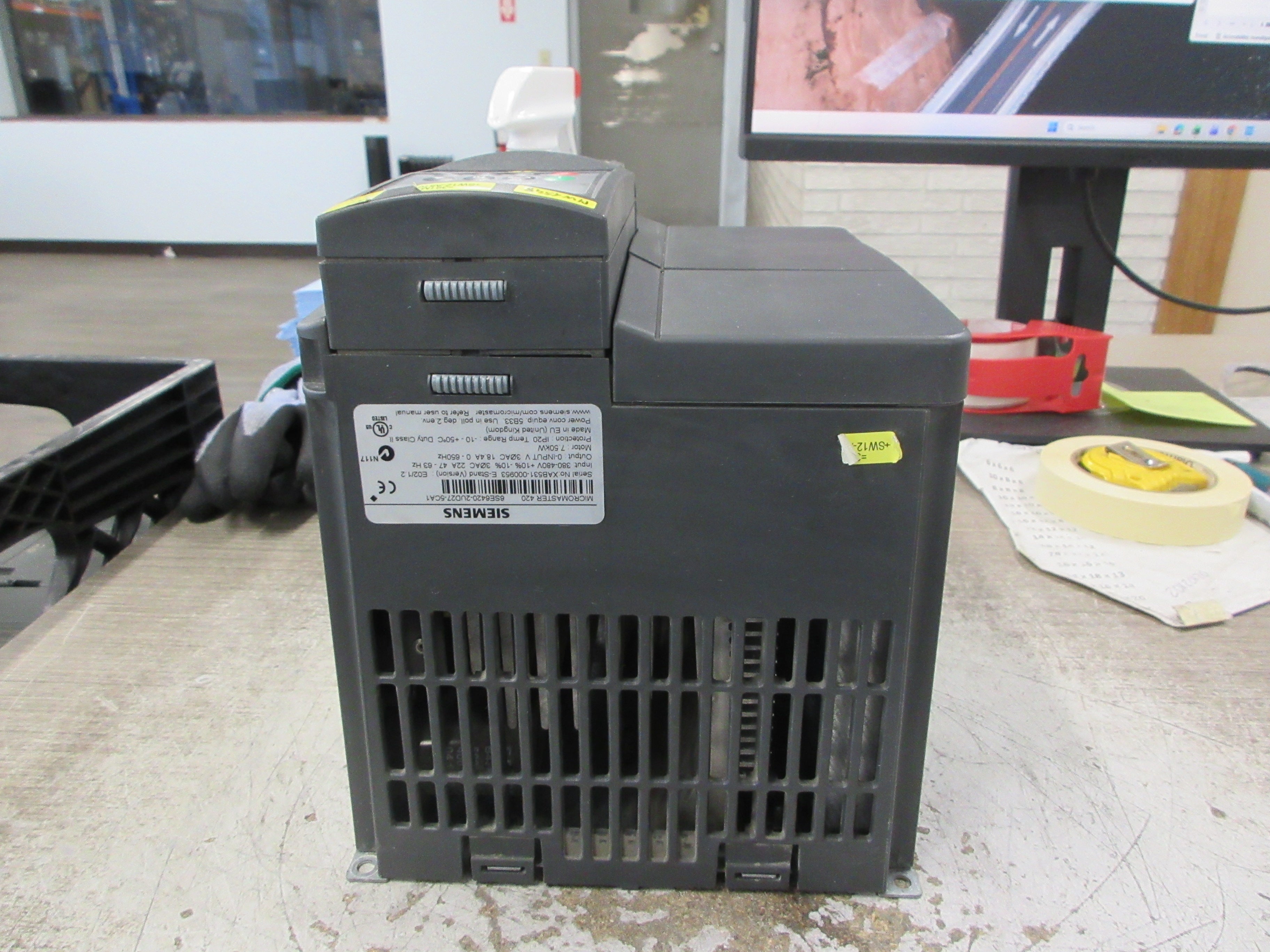 Siemens Micromaster 420 AC Drive 6SE6420-2UD27-5CA1 10HP 3Ph Used