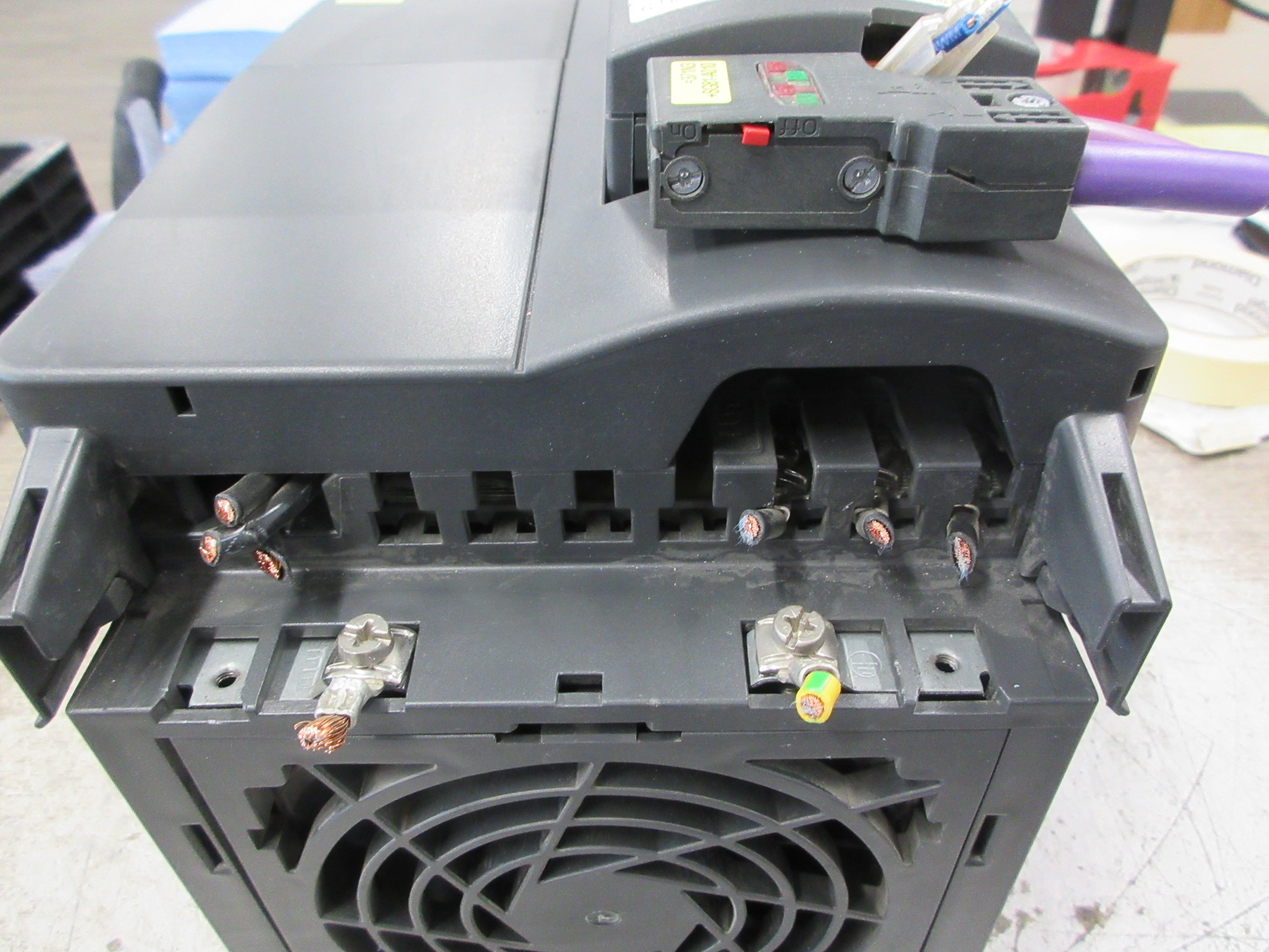 Siemens Micromaster 420 AC Drive 6SE6420-2UD27-5CA1 10HP 3Ph Used