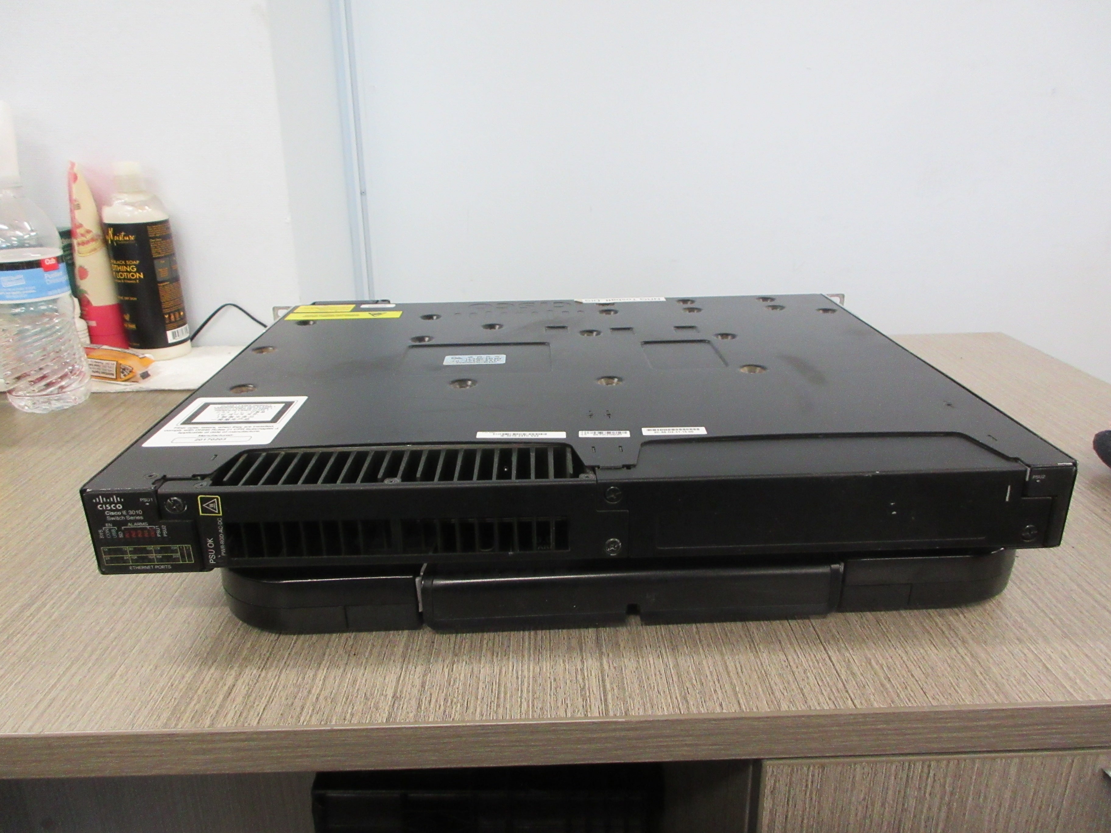 Cisco Industrial Ethernet Switch IE-3010-24TC V02 24-Port Ethernet Used