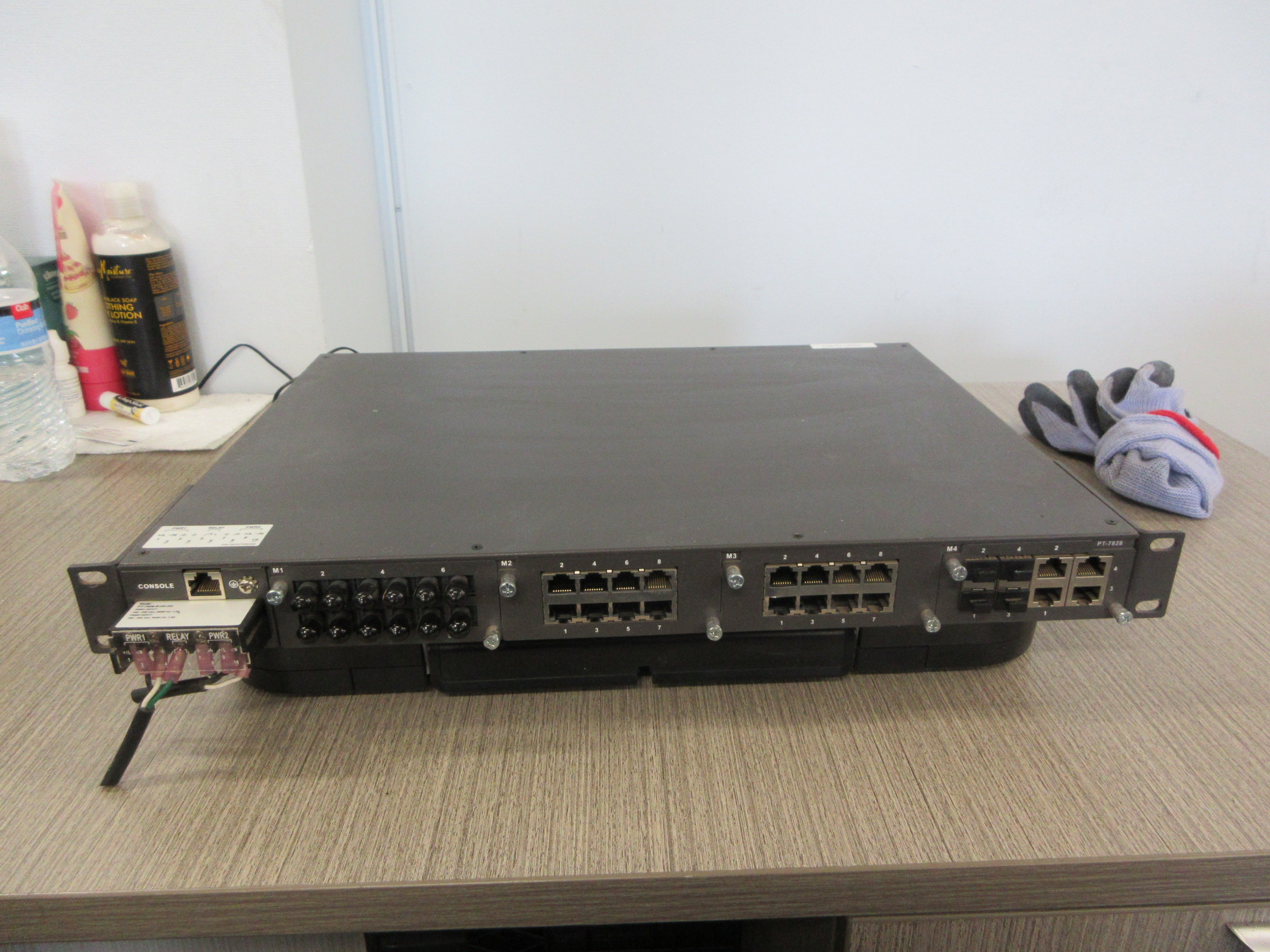 Moxa Layer 3 Managed Switch PT-7828-R-HV-HV Rev: 3.0.3 24-Port Ethernet Used