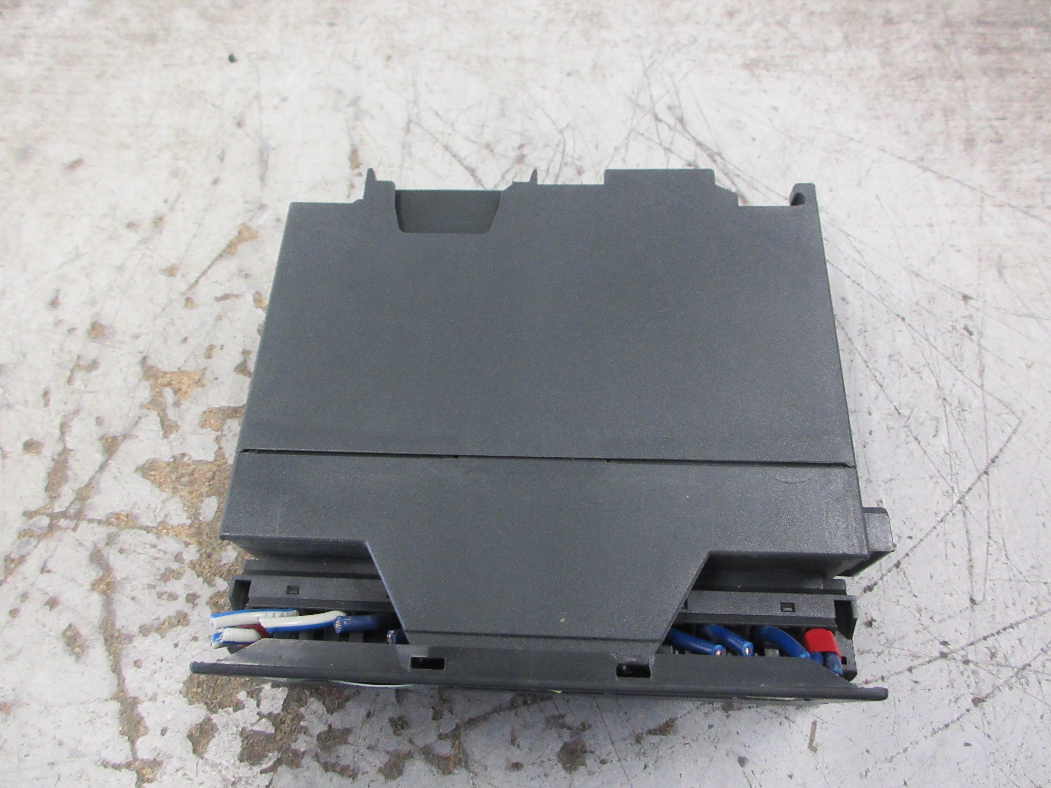 Siemens Simatic S7 Isolated Digital Output Module 6ES7 322-1BF01-0AA0 Used