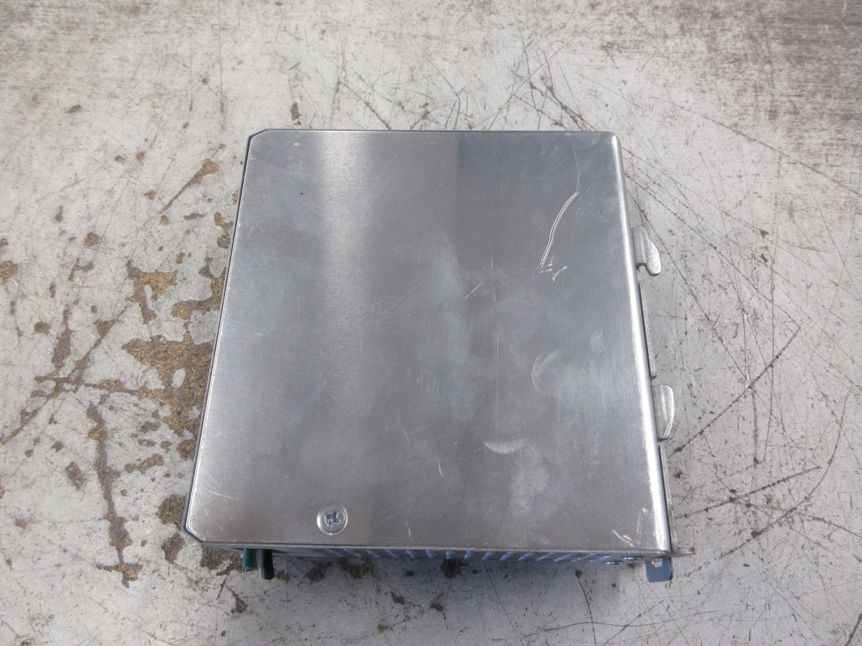 Emerson Sola Power Supply SVL 5-24-100 Input: 100-240V , 2.5A . 50-60Hz Used