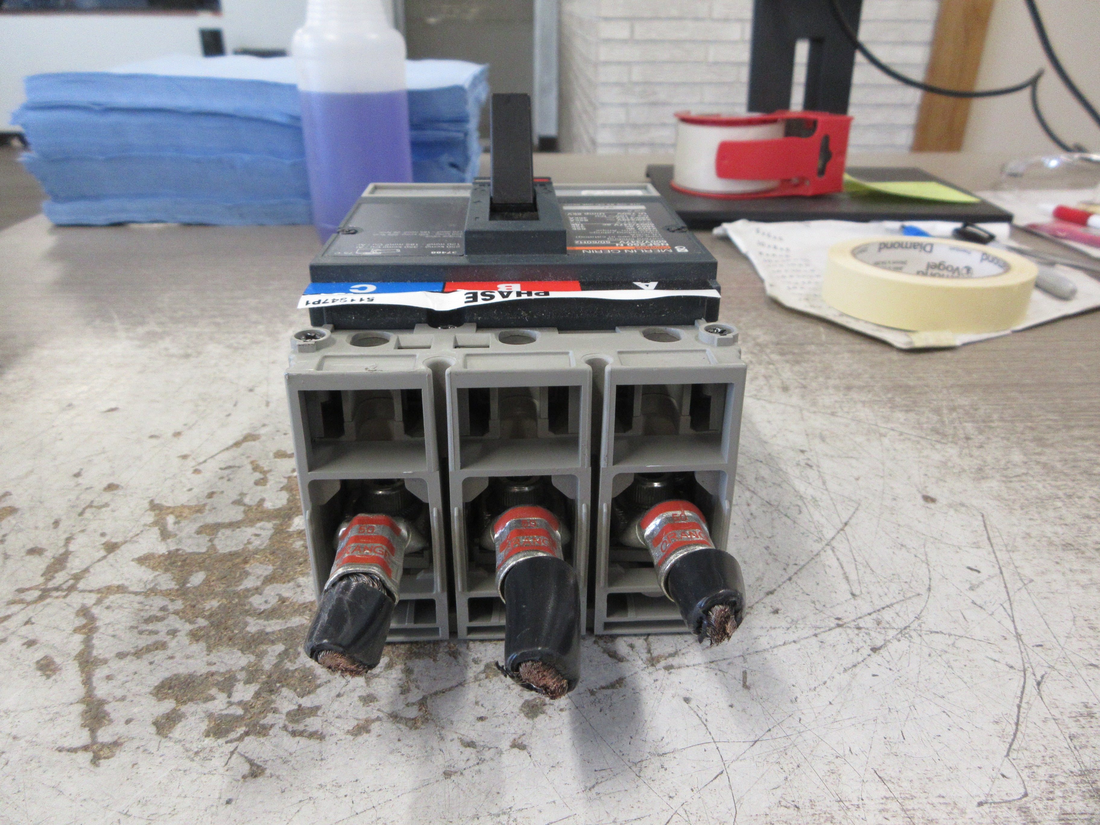 Merlin Gerin Circuit Breaker NSF250 N 200A 600V 3P Used