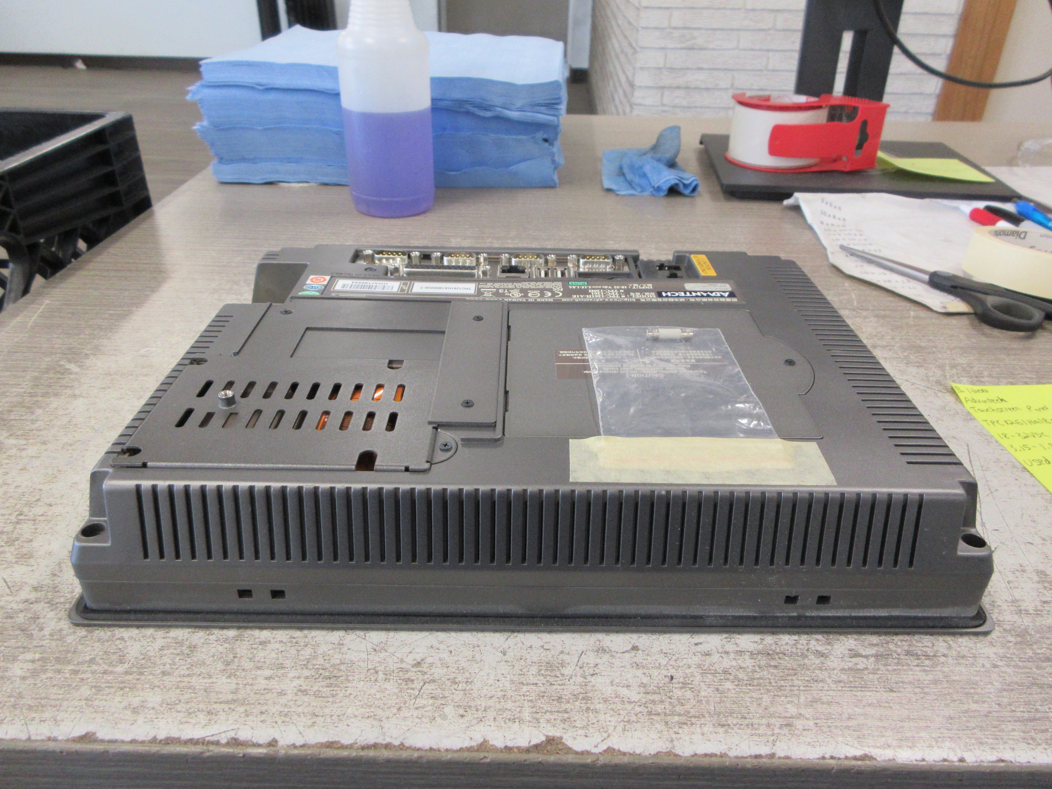 Advantech Touchscreen Panel PC TPC1261HA1B9003E-T 18-32VDC 3.15-1.8A Used