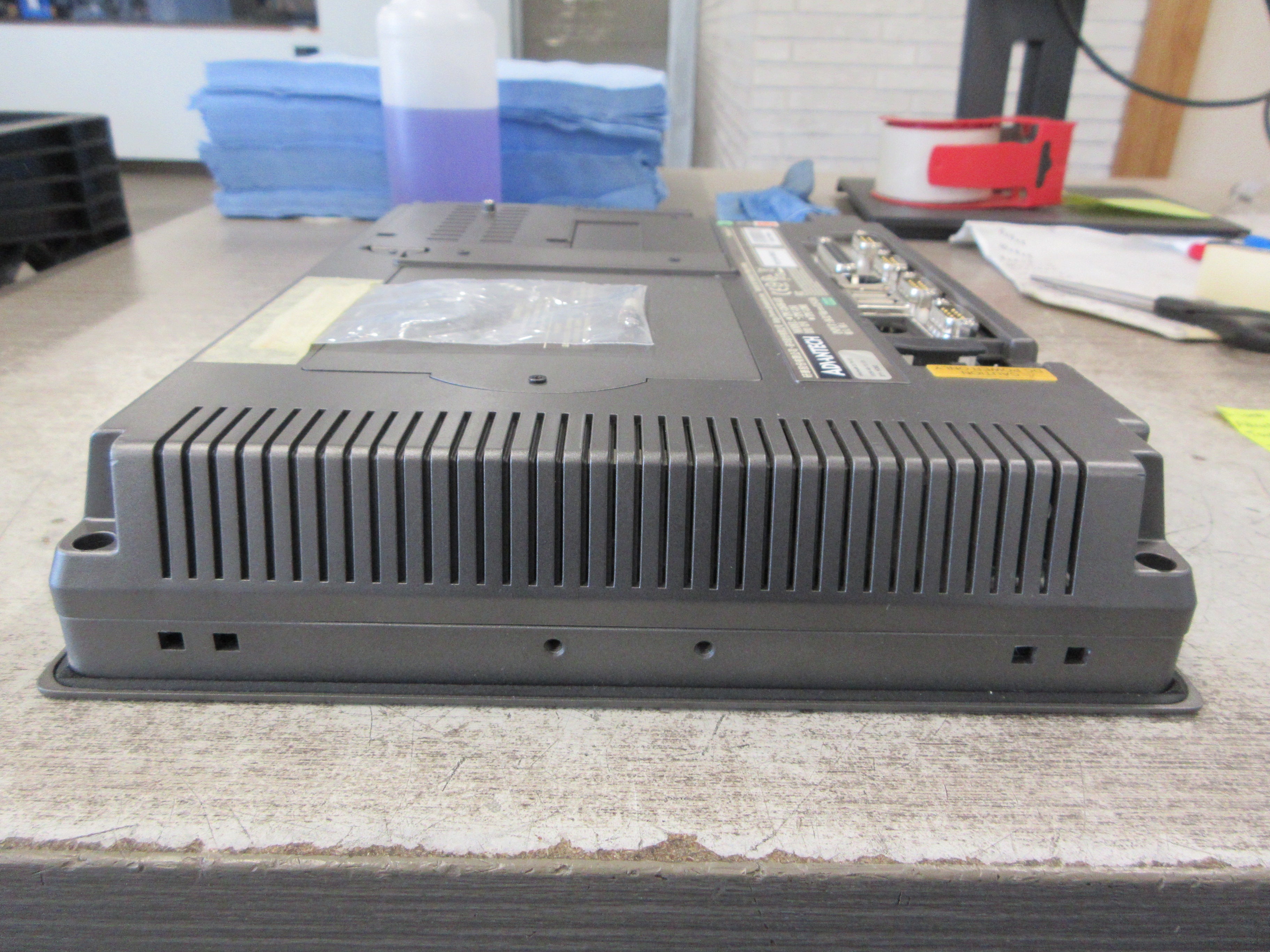 Advantech Touchscreen Panel PC TPC1261HA1B9003E-T 18-32VDC 3.15-1.8A Used