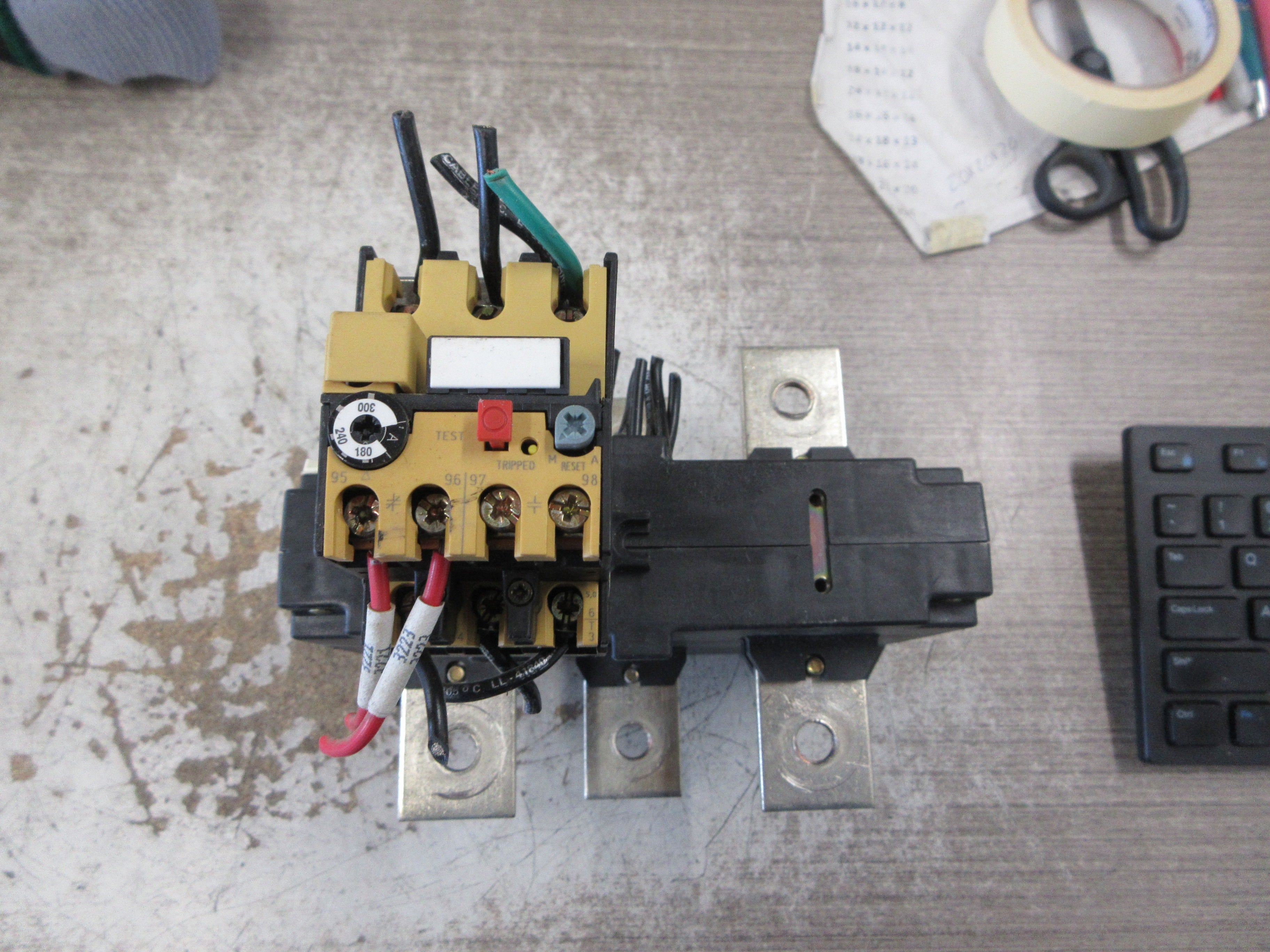 Allen-Bradley Solid State Overload 193-EPD300 Ser. B Trip: 180-300A Used