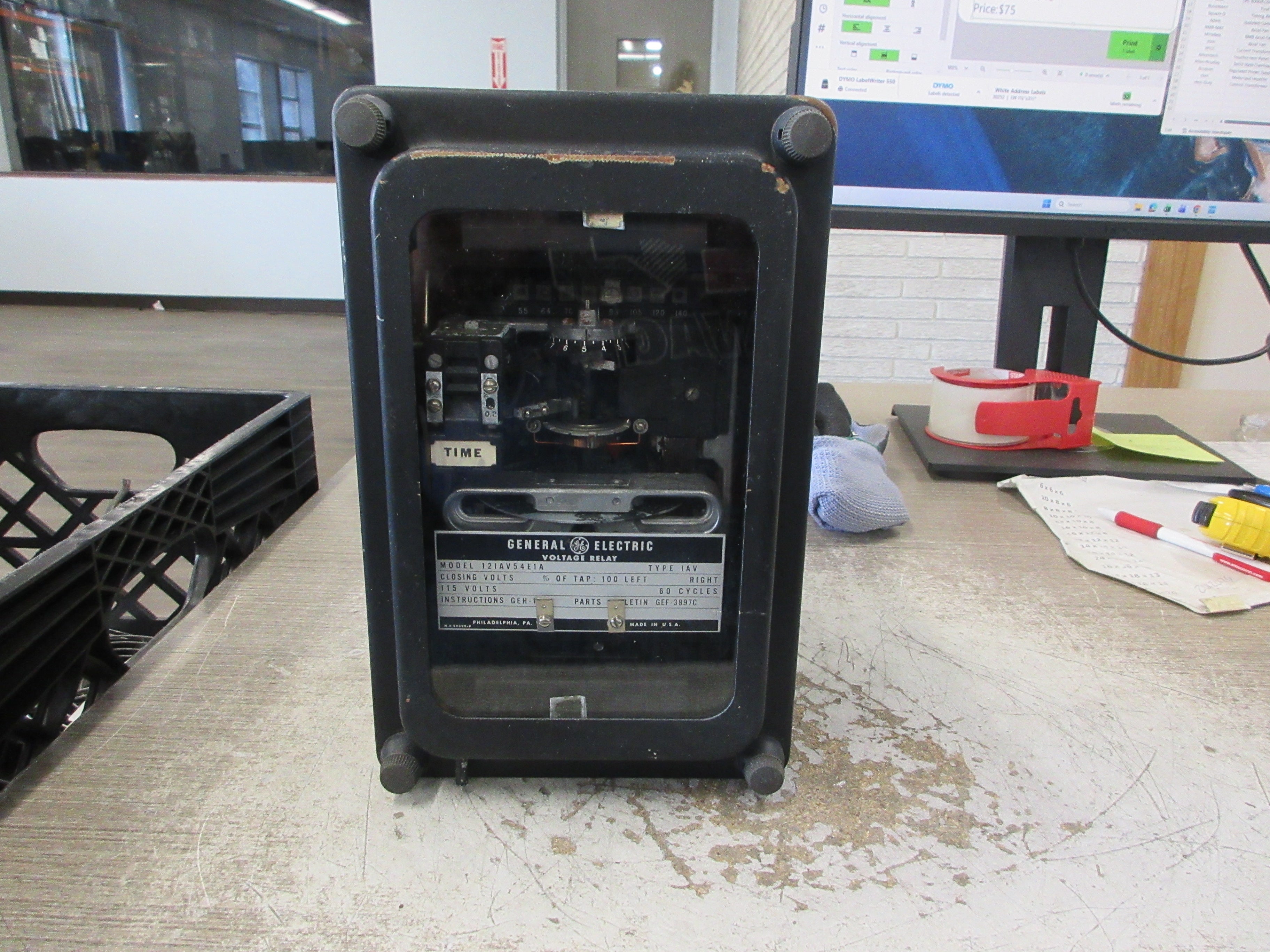 GE Type IAV Voltage Relay 12IAV54E1A 115V 60Hz Used
