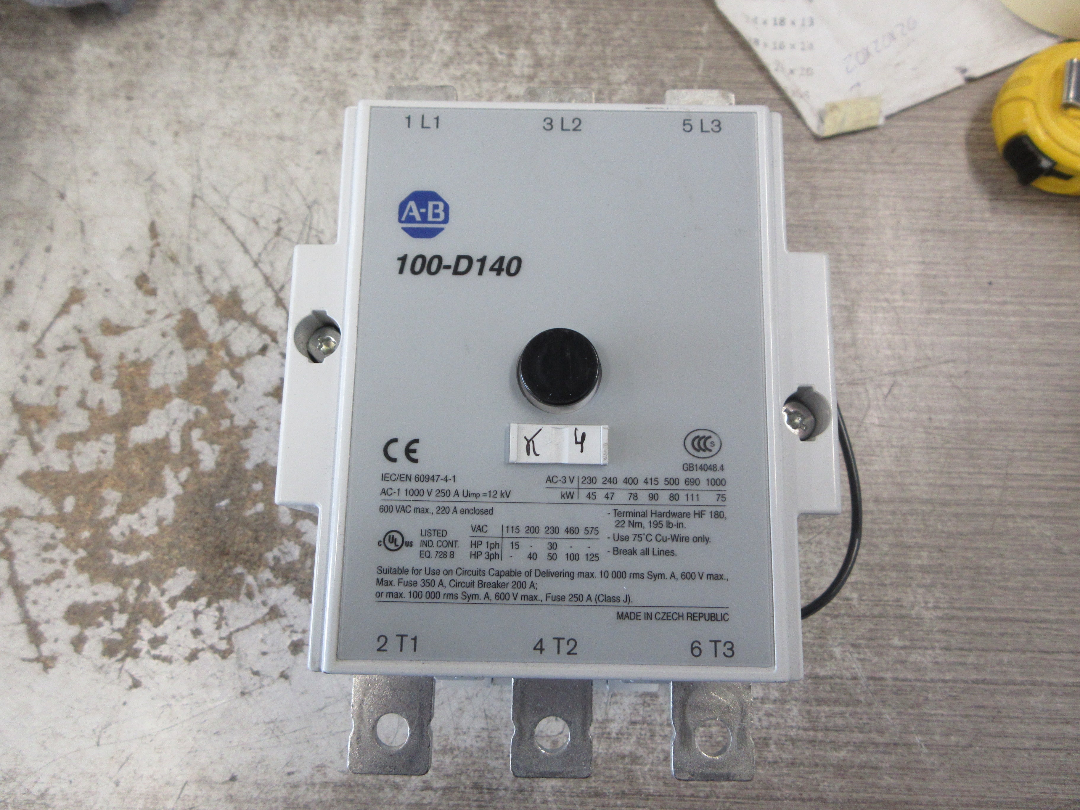Allen-Bradley Contactor 100-D140 24VDC Coil 220A 600V (2) Aux Contacts Used