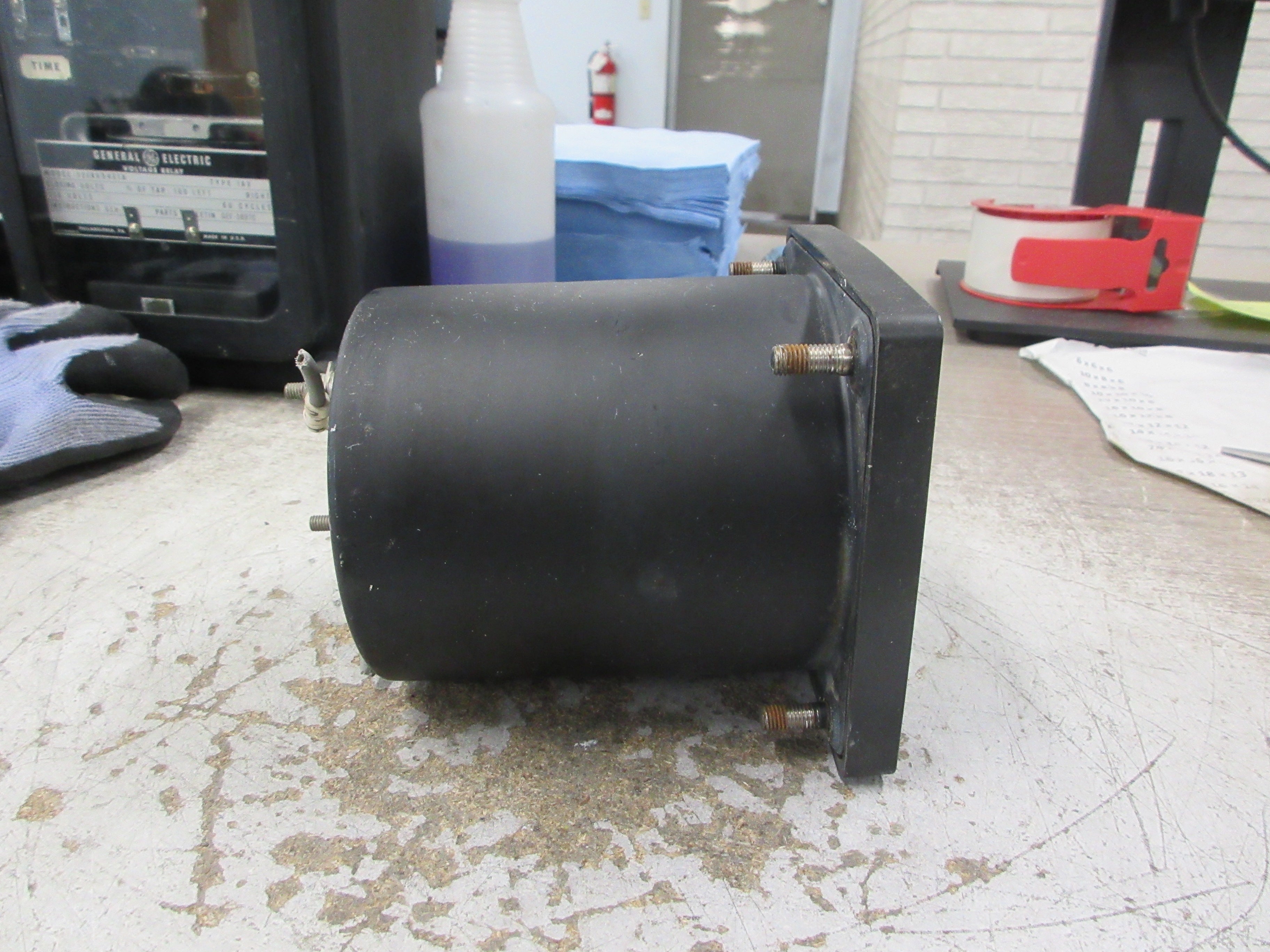 Square D AC Ammeter EAIAF Range: 0-2000A Used
