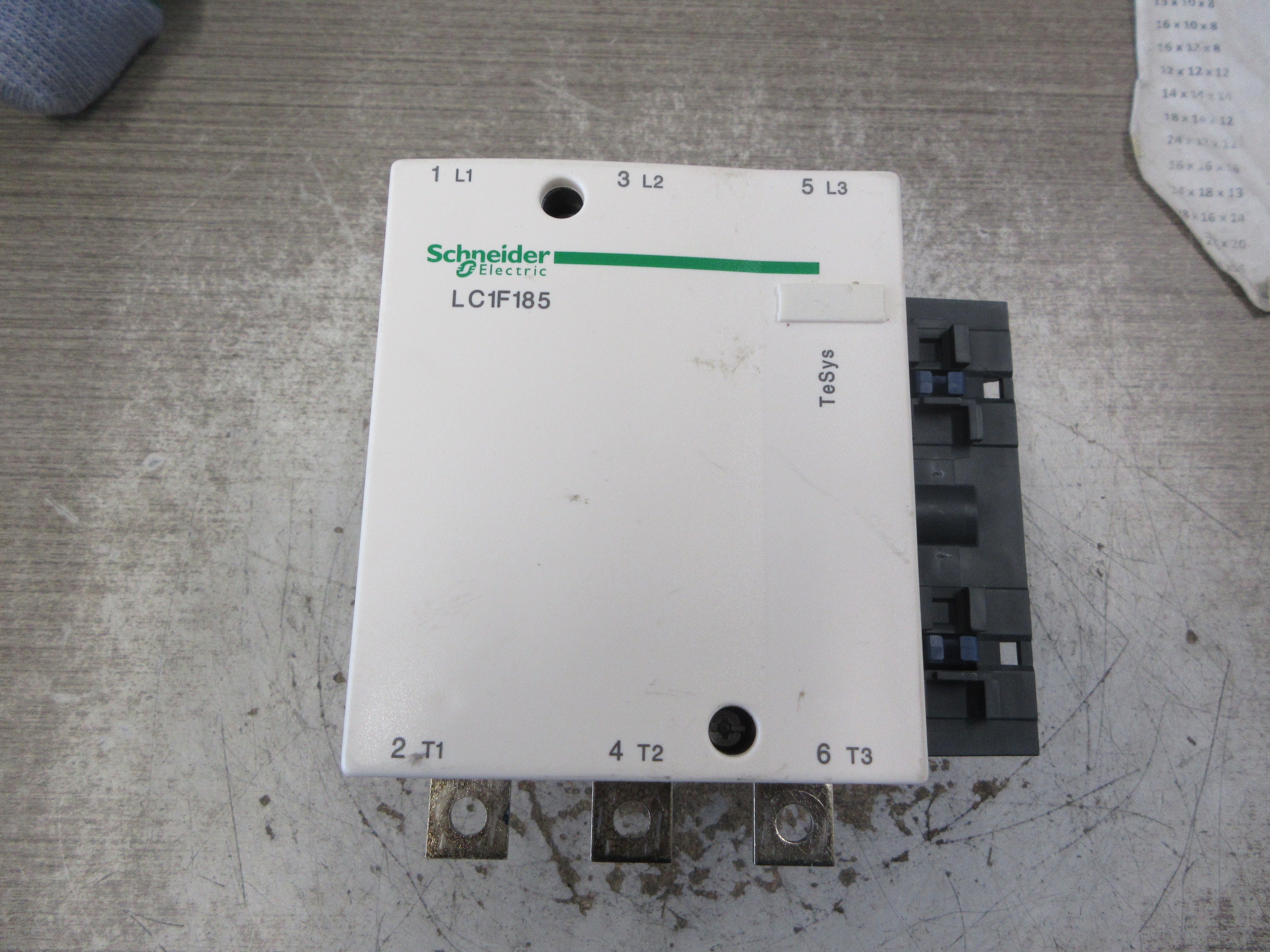 Schneider Electric Contactor LC1F185 115-120V Coil *Cracked Base* Used