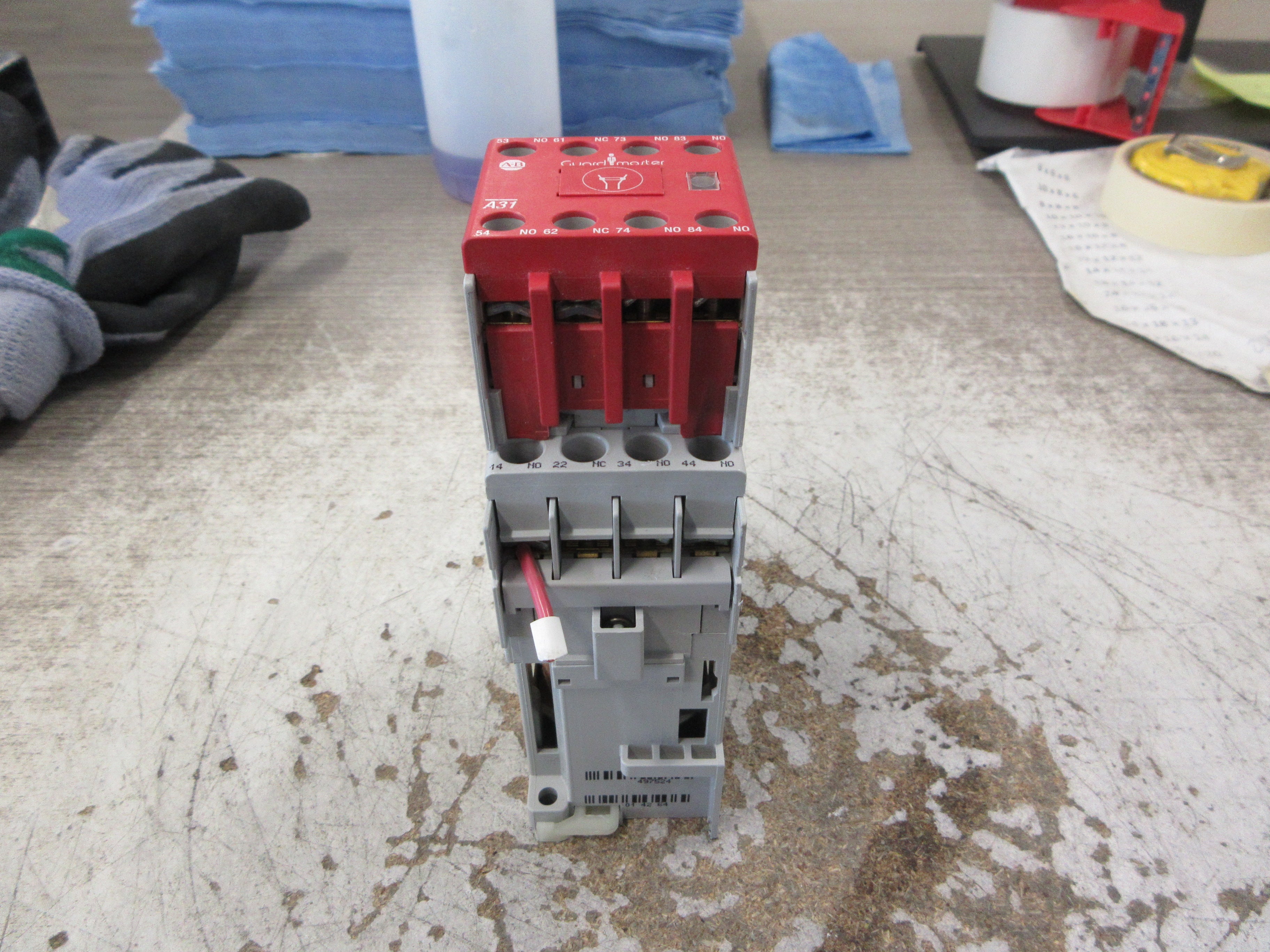 Allen-Bradley Safety Relay 700S-CF620DJC Ser. A 24VDC Coil 25A 600V Used