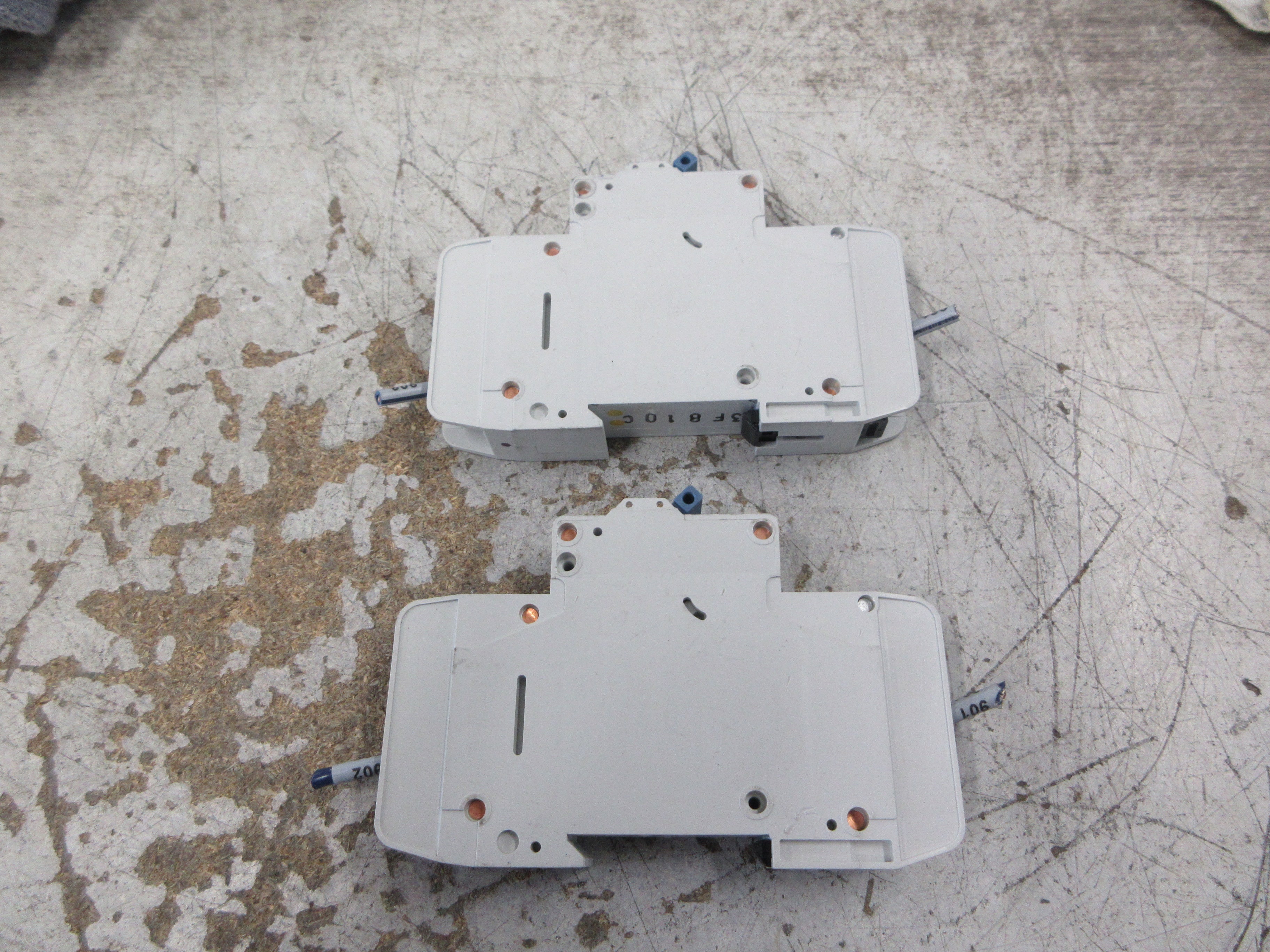 Allen-Bradley Circuit Breaker 1489-D1C100 Ser. A 10A 125VDC 1P *Lot of 2* Used