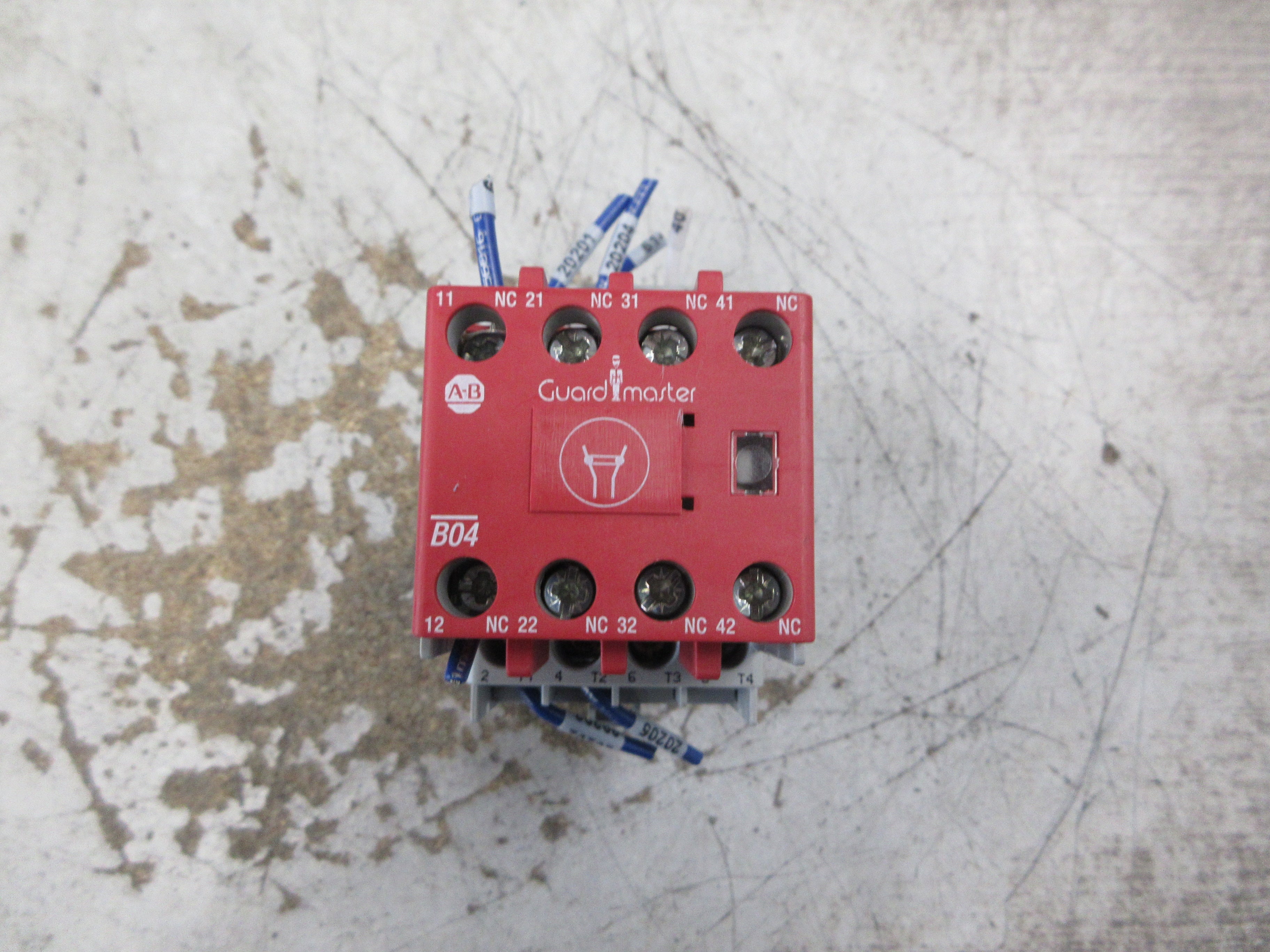 Allen-Bradley Safety Relay 100S-C09EJ404C Ser. A 24VDC 25A 600V Used