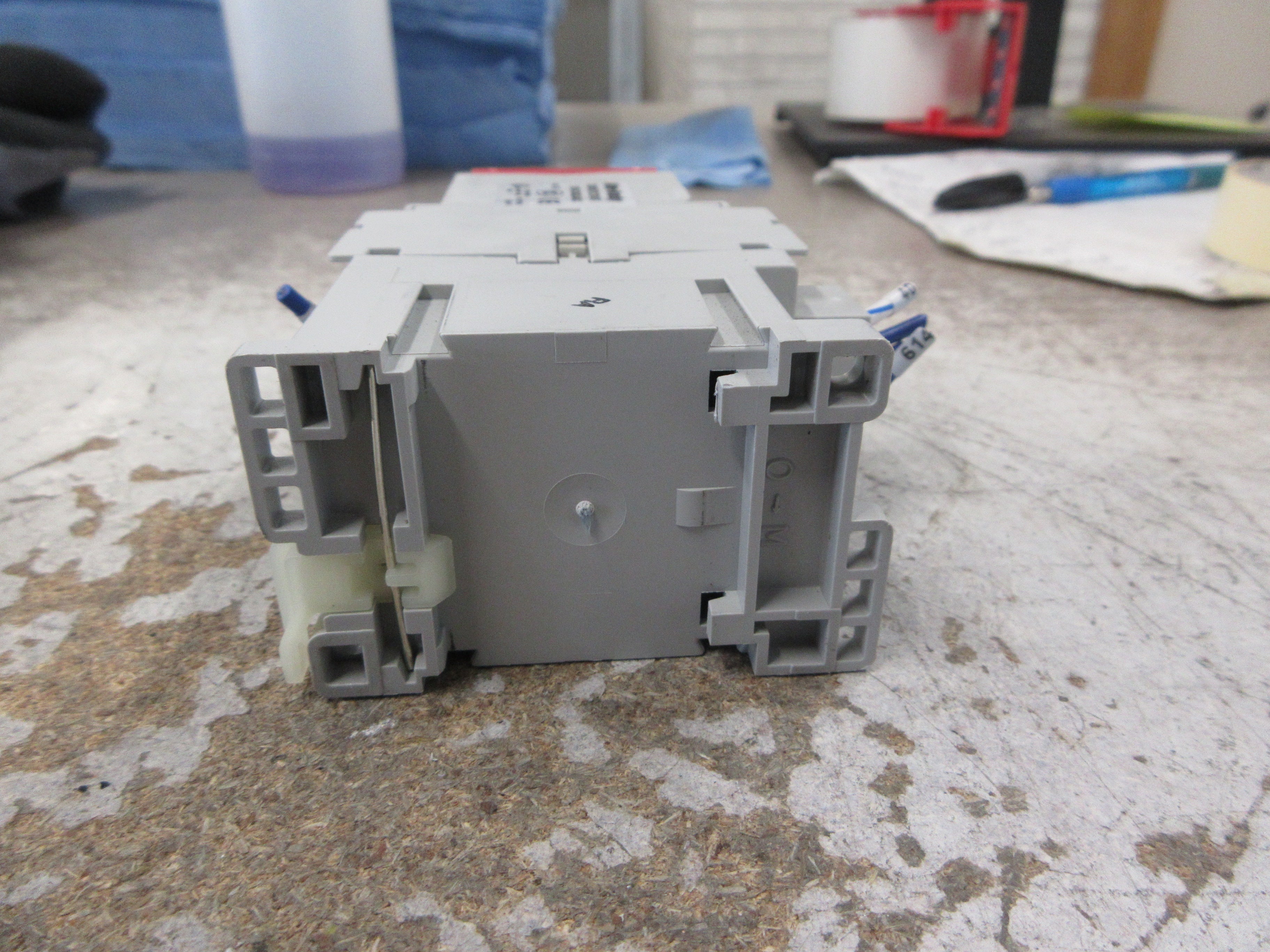Allen-Bradley Safety Relay 100S-C09EJ404C Ser. A 24VDC 25A 600V Used