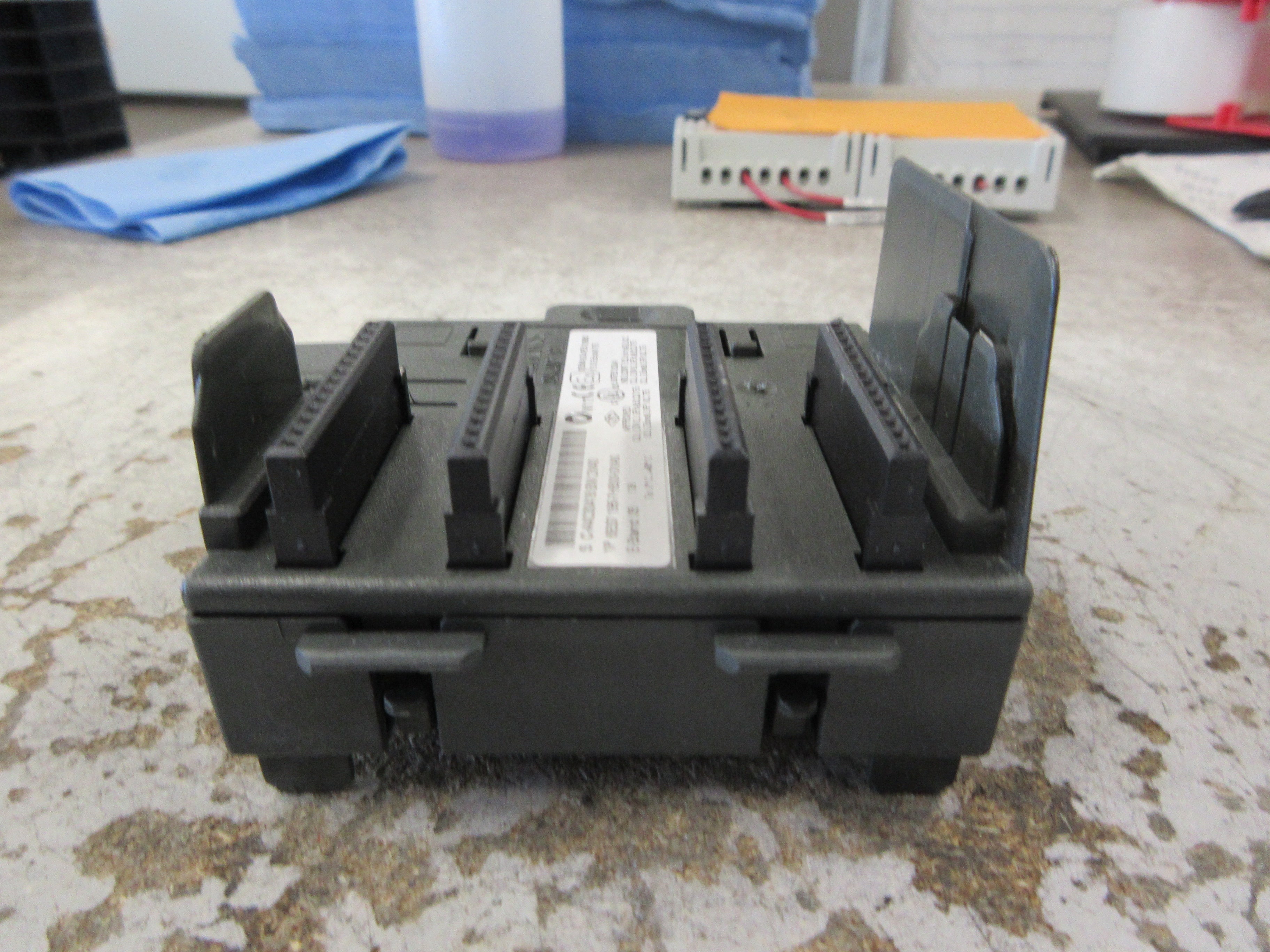 Siemens Bus Module 6ES7 195-7HB00-0XA0 E-Stand: 05 Used