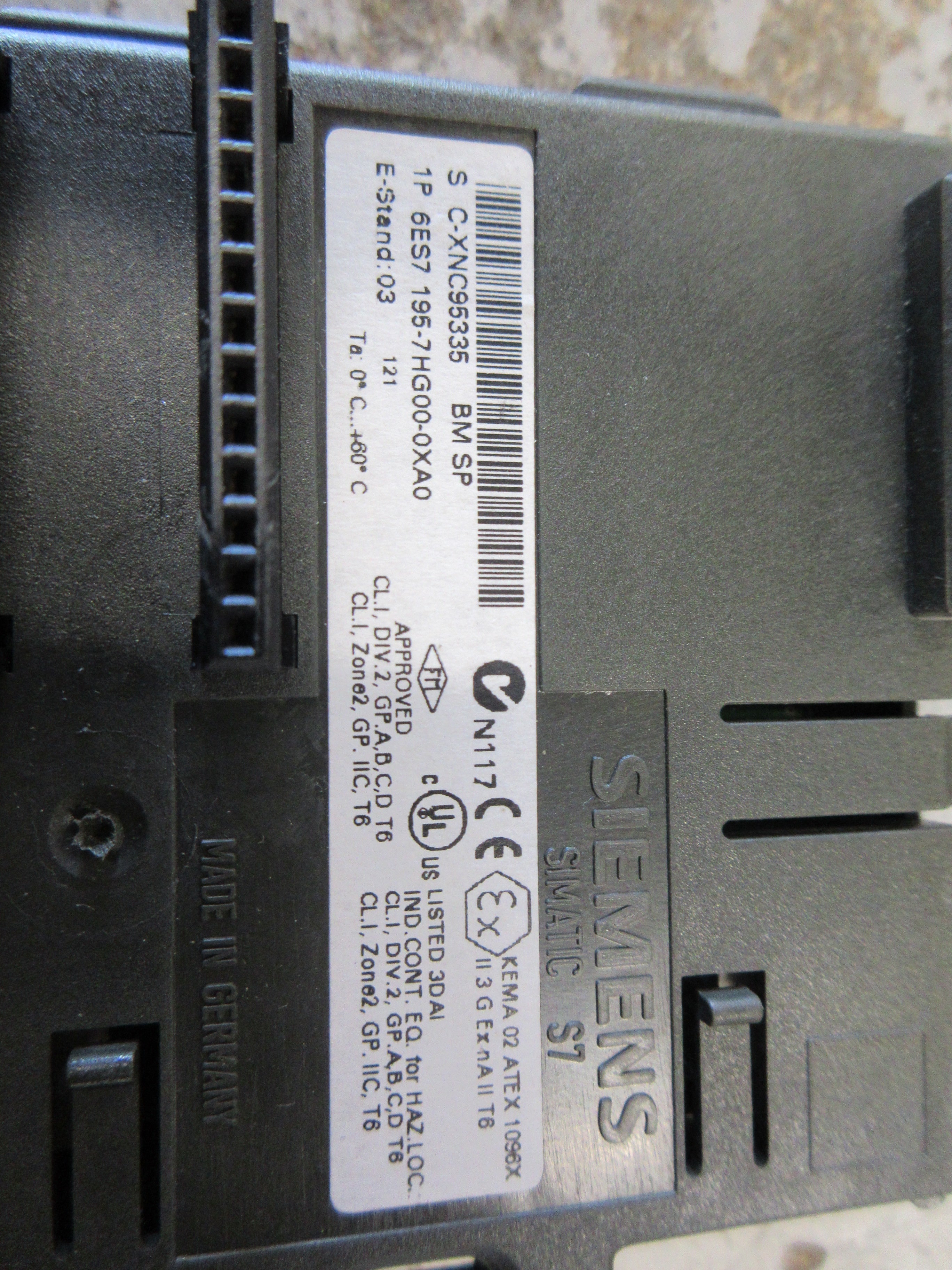 Siemens Simatic S7 Bus Module 6ES7-195-7HG00-0XA0 E-Stand: 03 Used