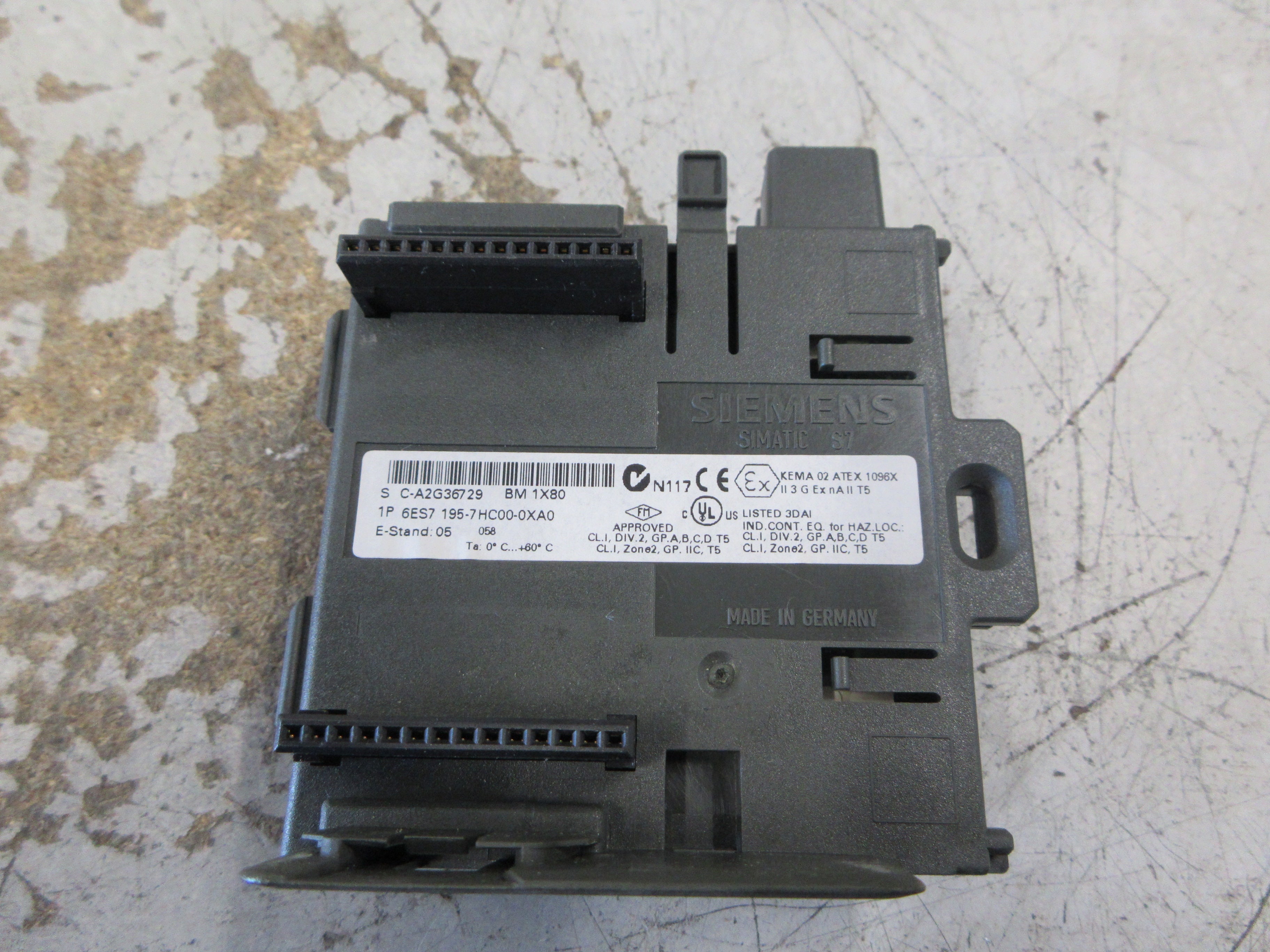Siemens Simatic S7 Bus Module 6ES7 195-7HC00-0XA0 E-Stand: 05 Used