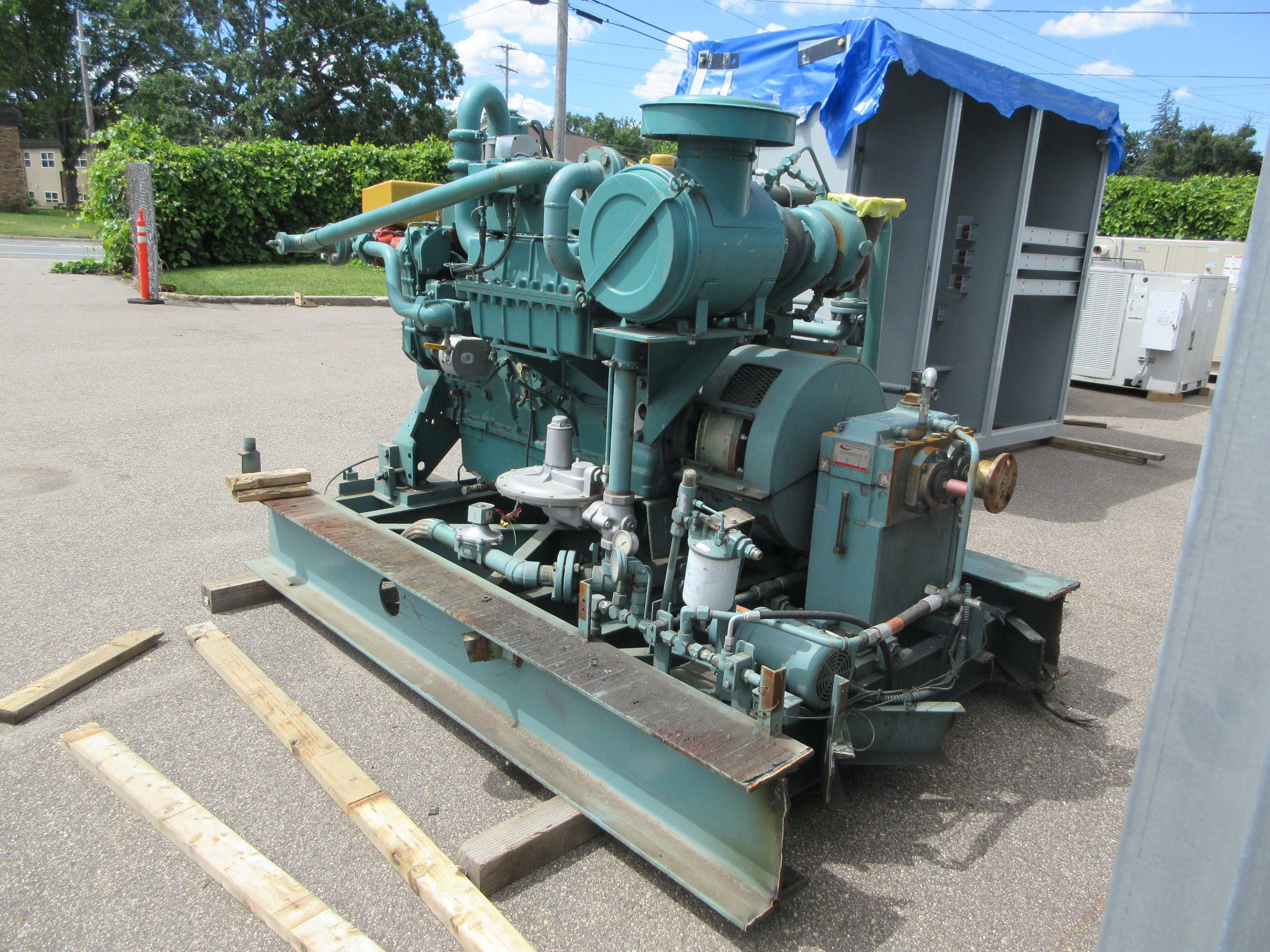 CAT Natural Gas Engine 102-9392-2T8586 365HP 1800RPM *For parts/Not Working*