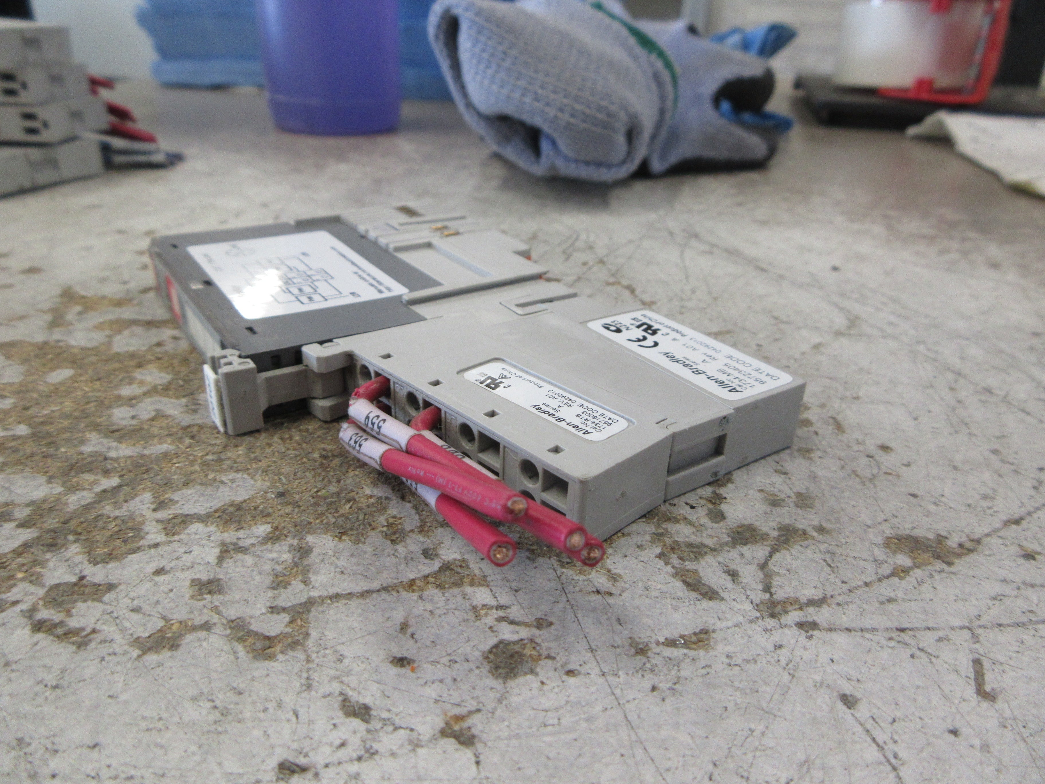 Allen-Bradley Point I/O Digital Input Module 1734-IA4 Ser. C FW: 3.022 4PT Used