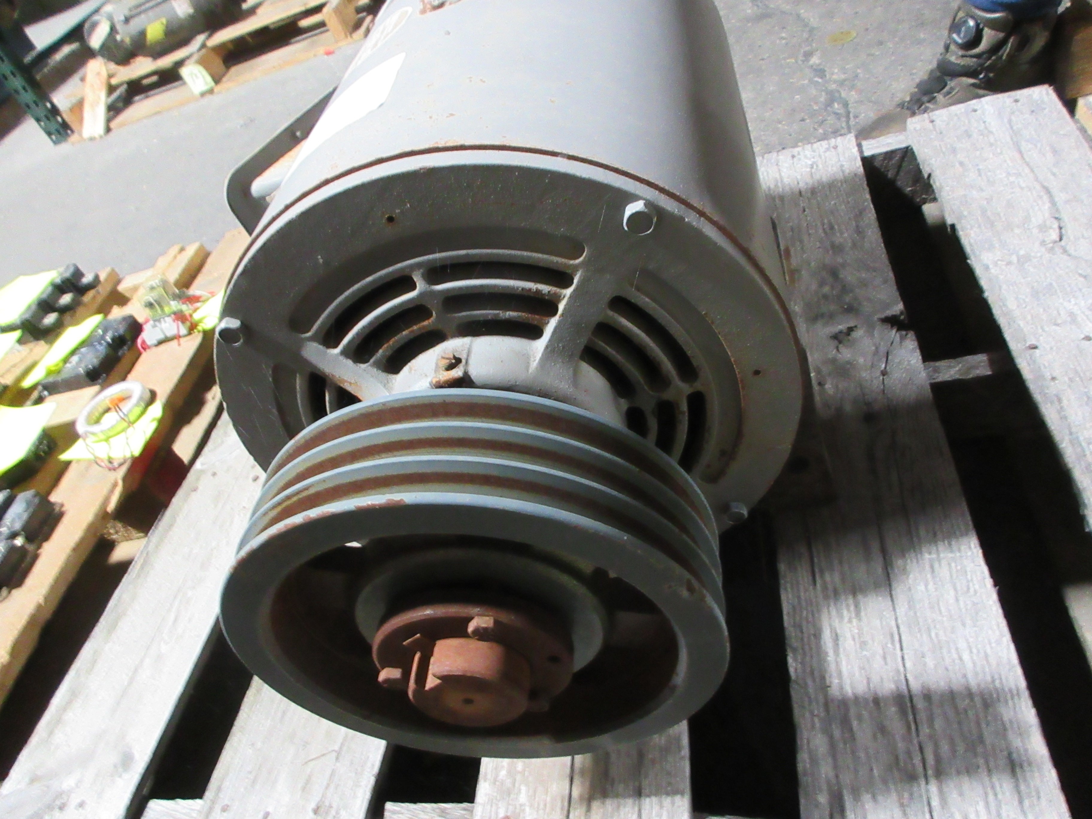 MagneTek AC Motor 6-370367-01 40HP 230/460V 1775RPM 96/48A Frame: S324T Used