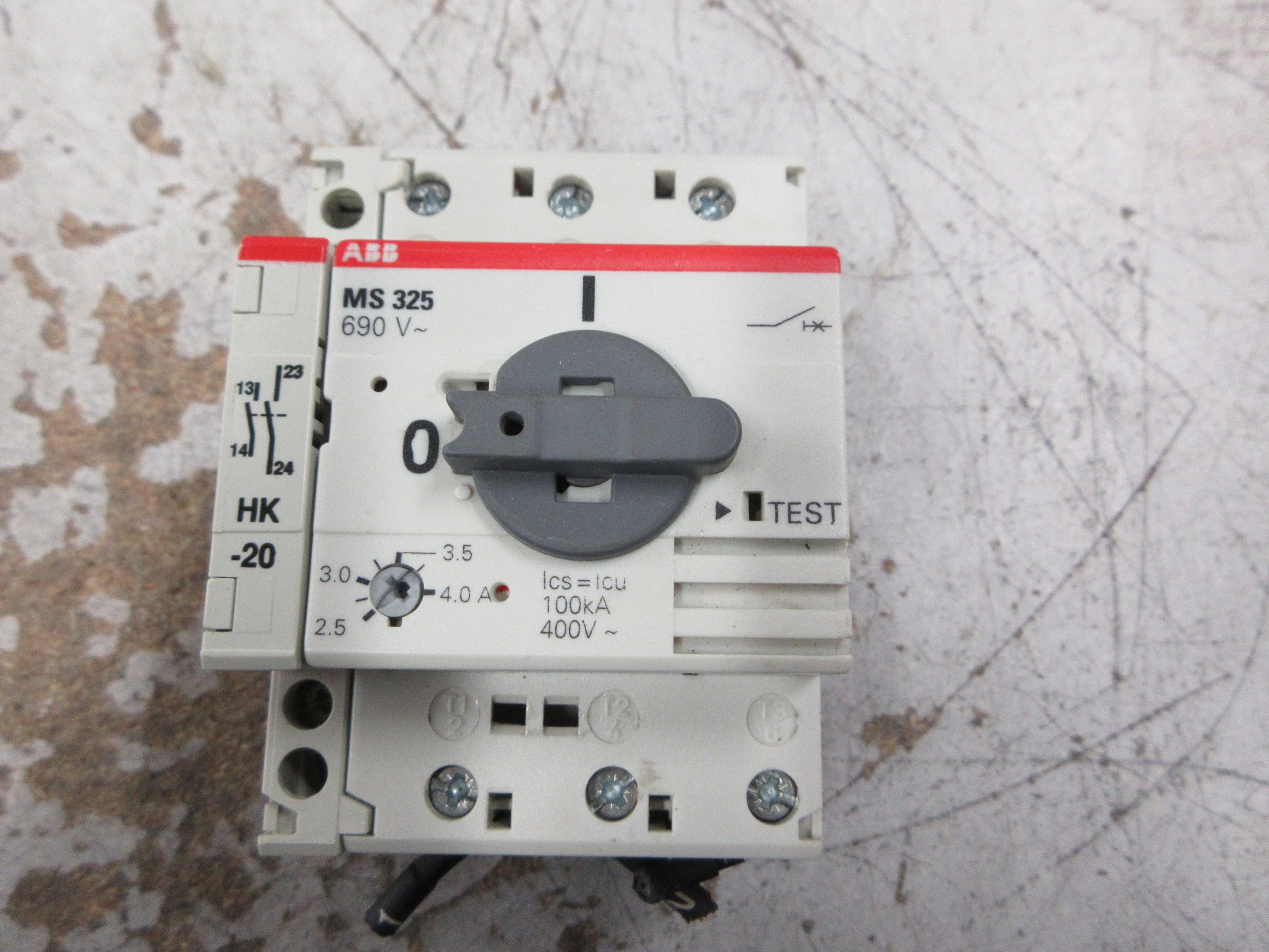 ABB Manual Starter MS 325 Trip: 2.5-4.0A 600V w/ Aux Contact, Used