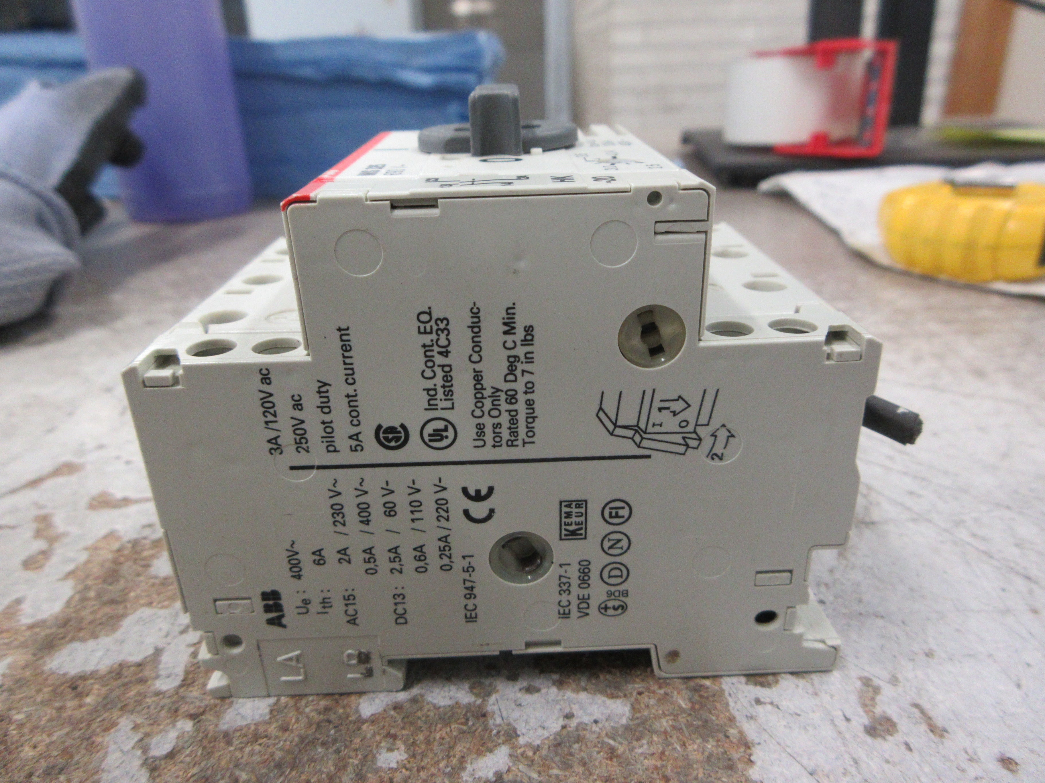 ABB Manual Starter MS 325 Trip: 2.5-4.0A 600V w/ Aux Contact, Used