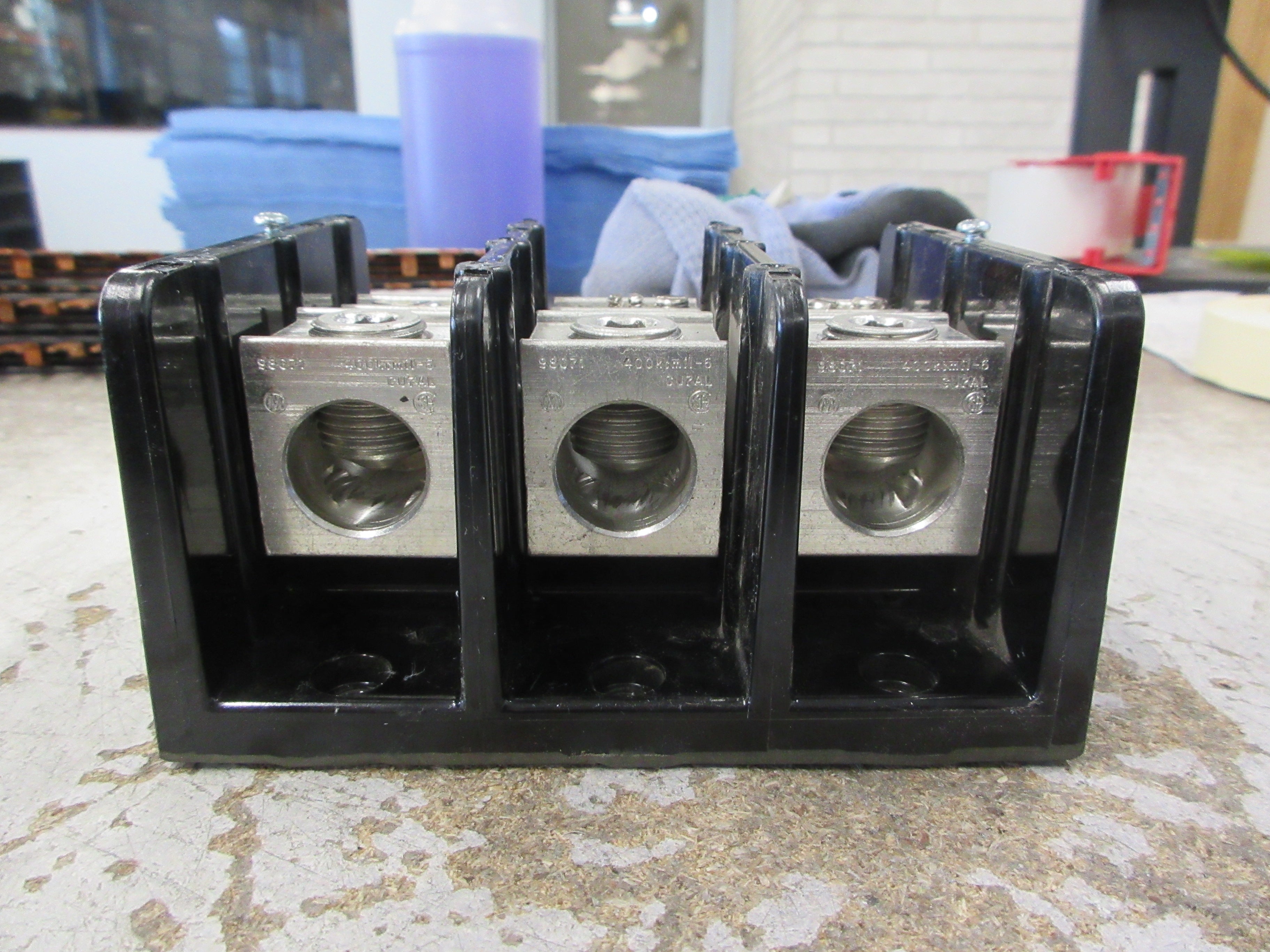 Allen-Bradley Power Distribution Block 1492-PD3163 Ser. B 335A 600V 3P Used