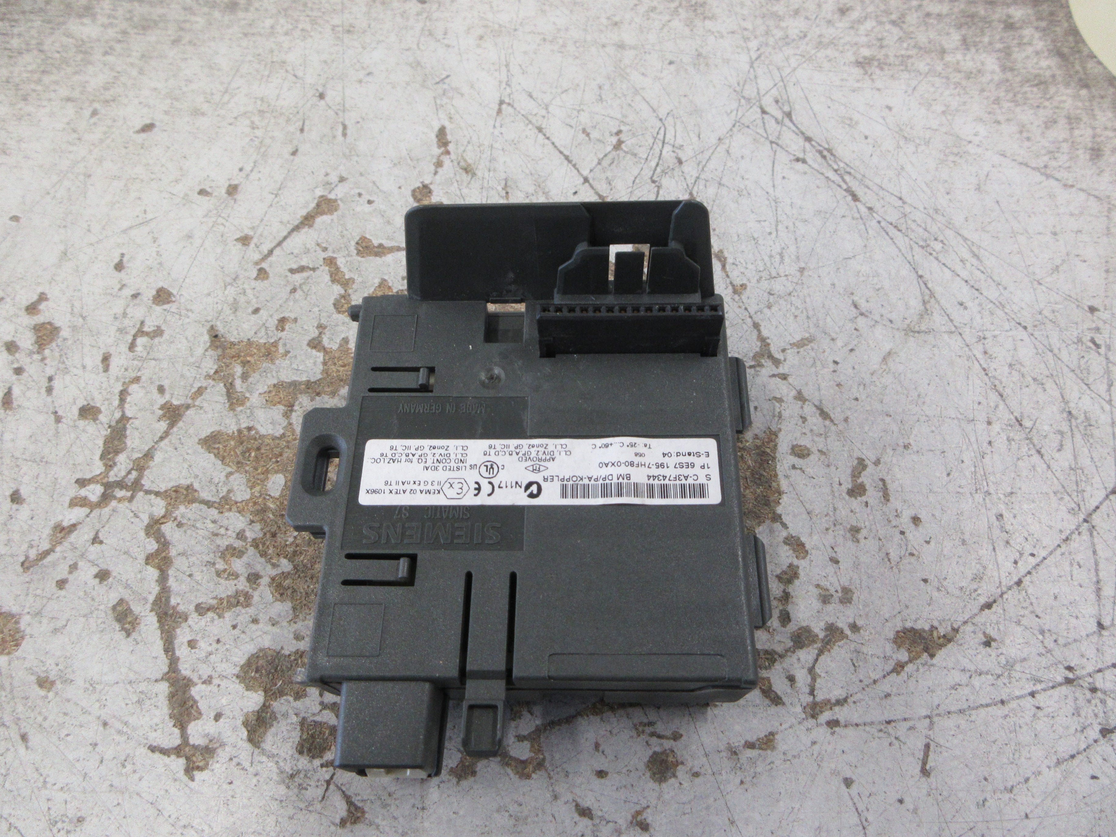 Siemens Simatic S7 Bus Module 6ES7 195-7HF80-0XA0 E-Stand: 04 Used