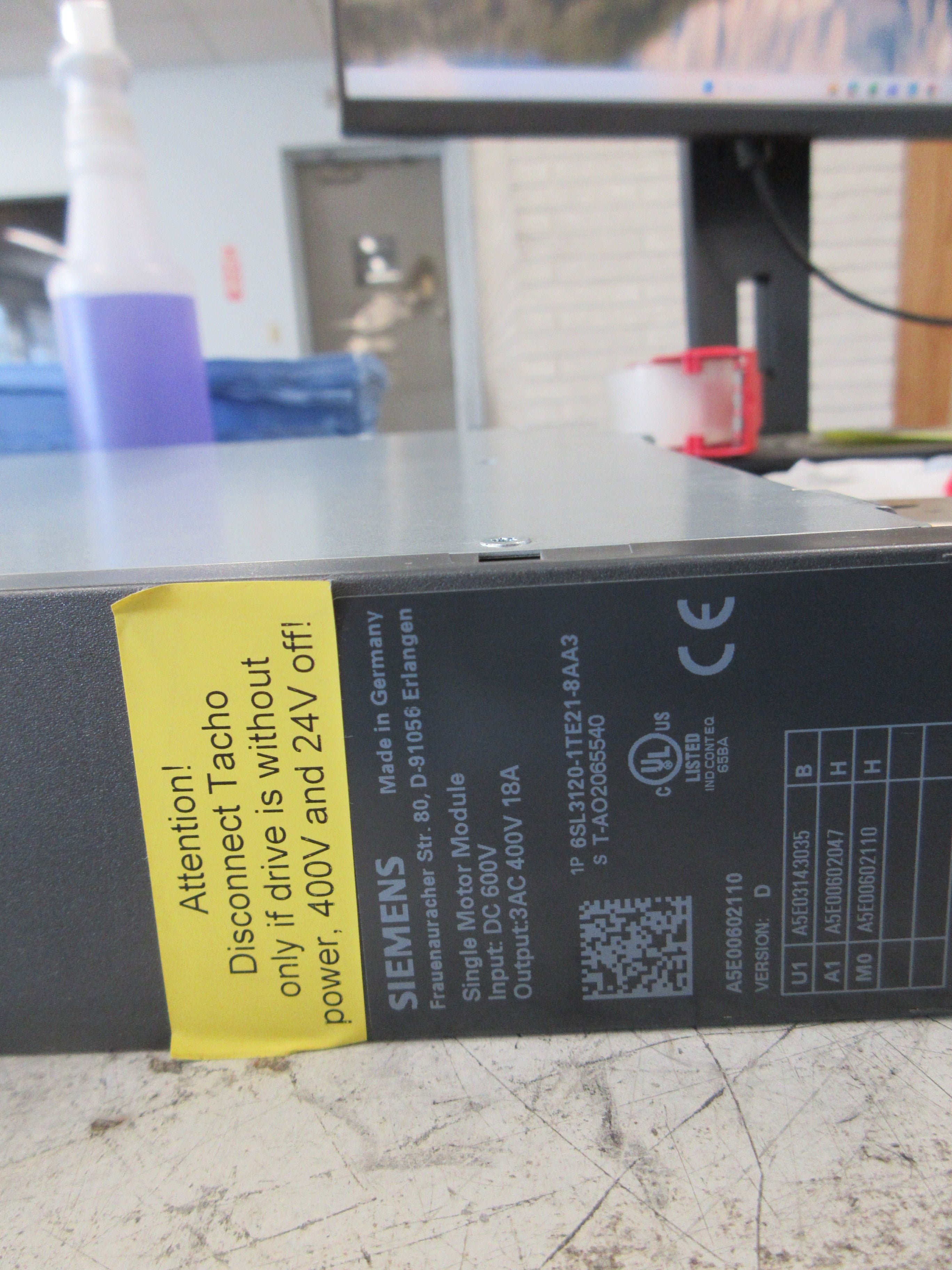 Siemens Single Motor Module 6SL3120-1TE21-8AA3 Ver. D Input: 600VDC Used