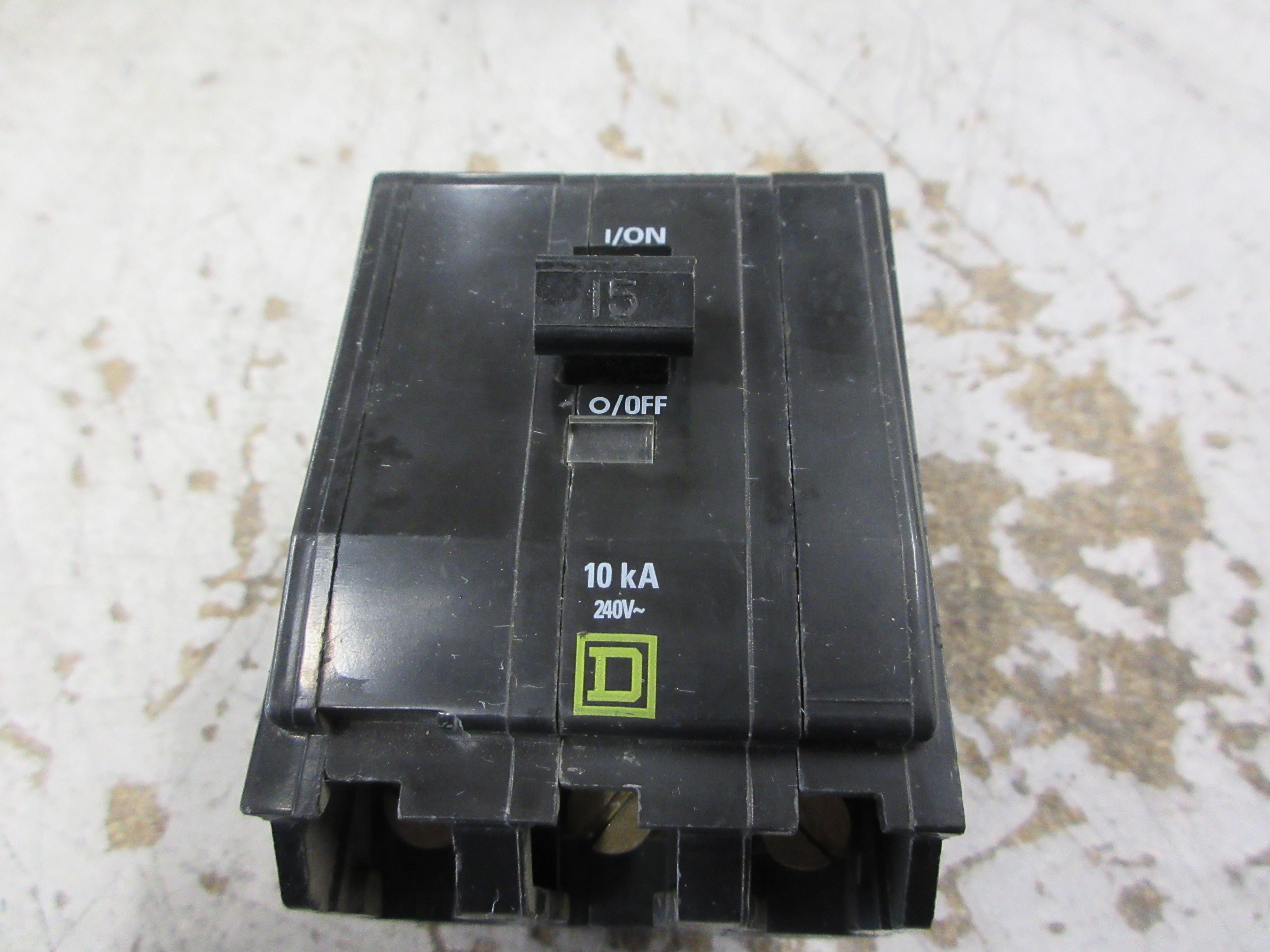Square D Clip-On Circuit Breaker QO315 15A 240V 3P Used
