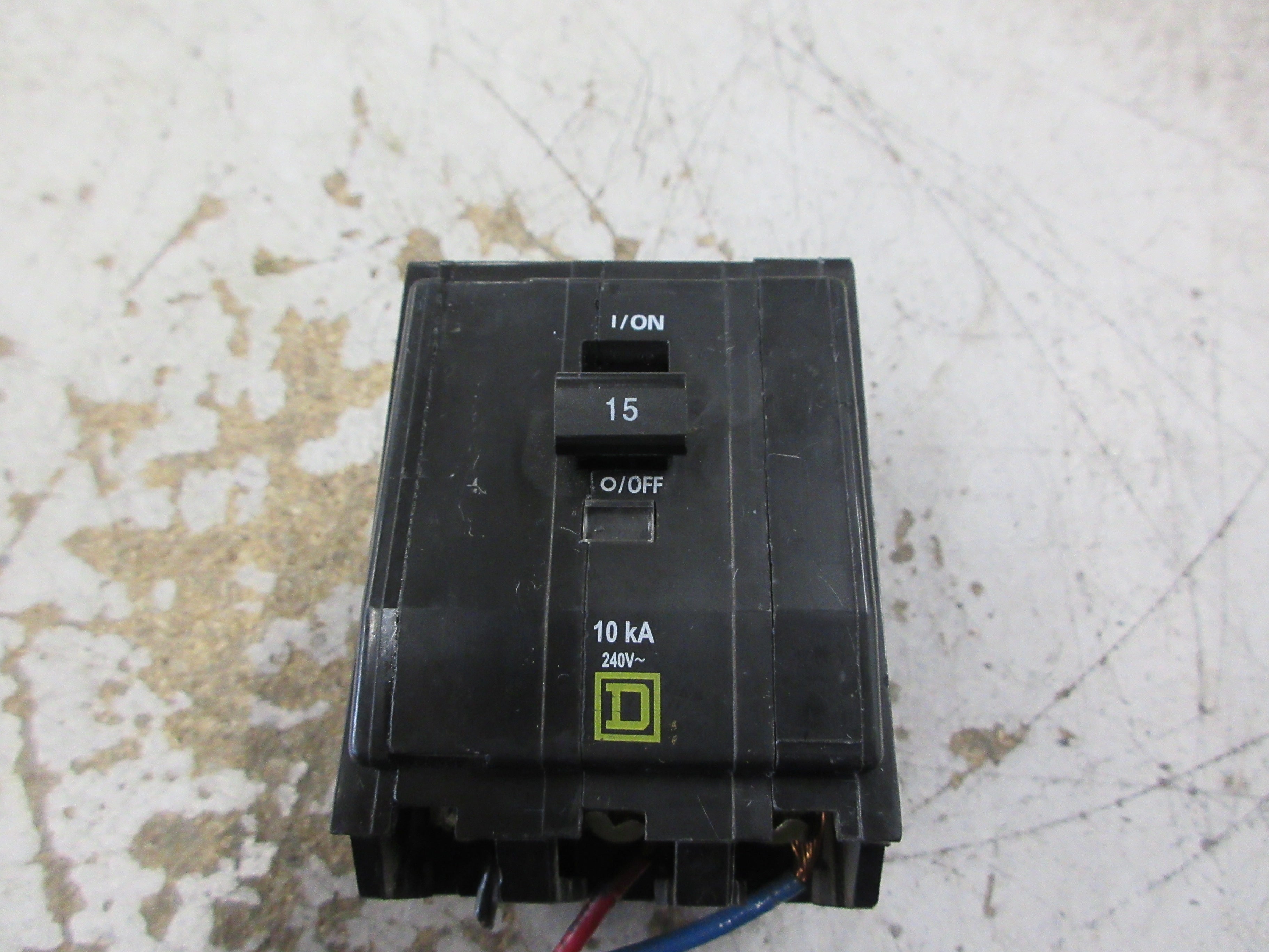 Square D Clip-On Circuit Breaker QO315 15A 240V 3P Used