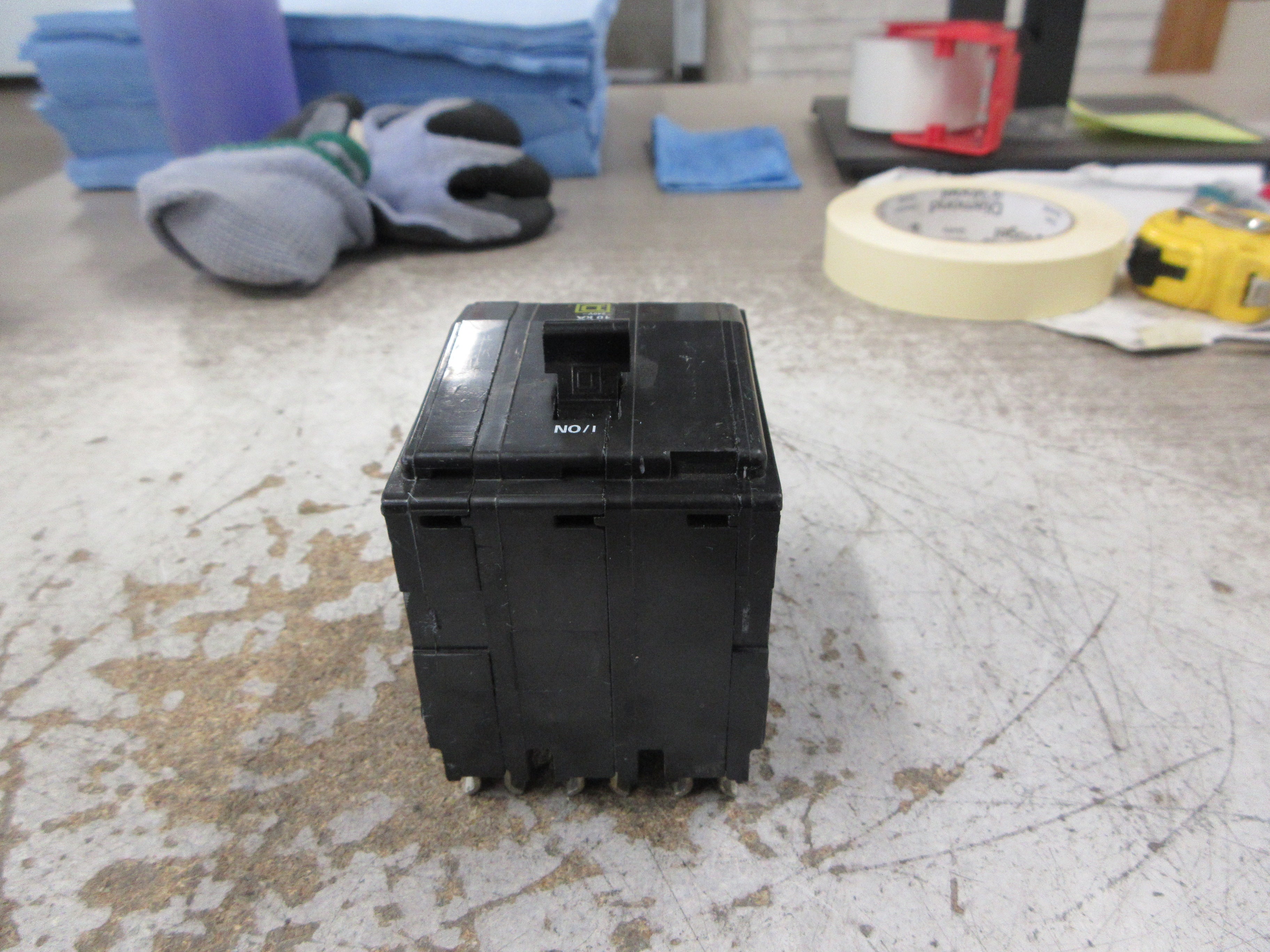 Square D Clip-On Circuit Breaker QO315 15A 240V 3P Used