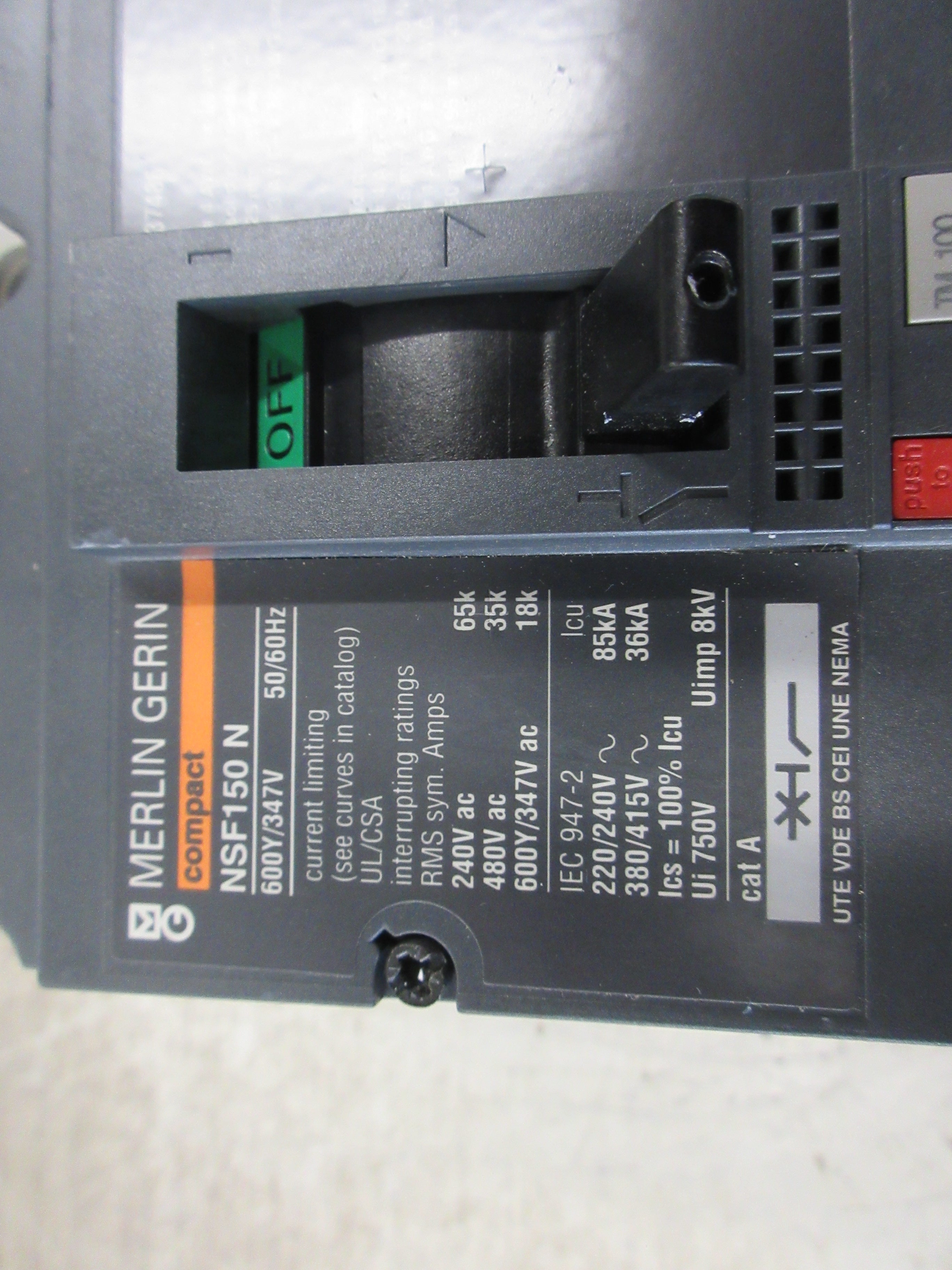 Merlin Gerin Circuit Breaker NSF150 N 70A 600V 3P W/Mounting Base Used