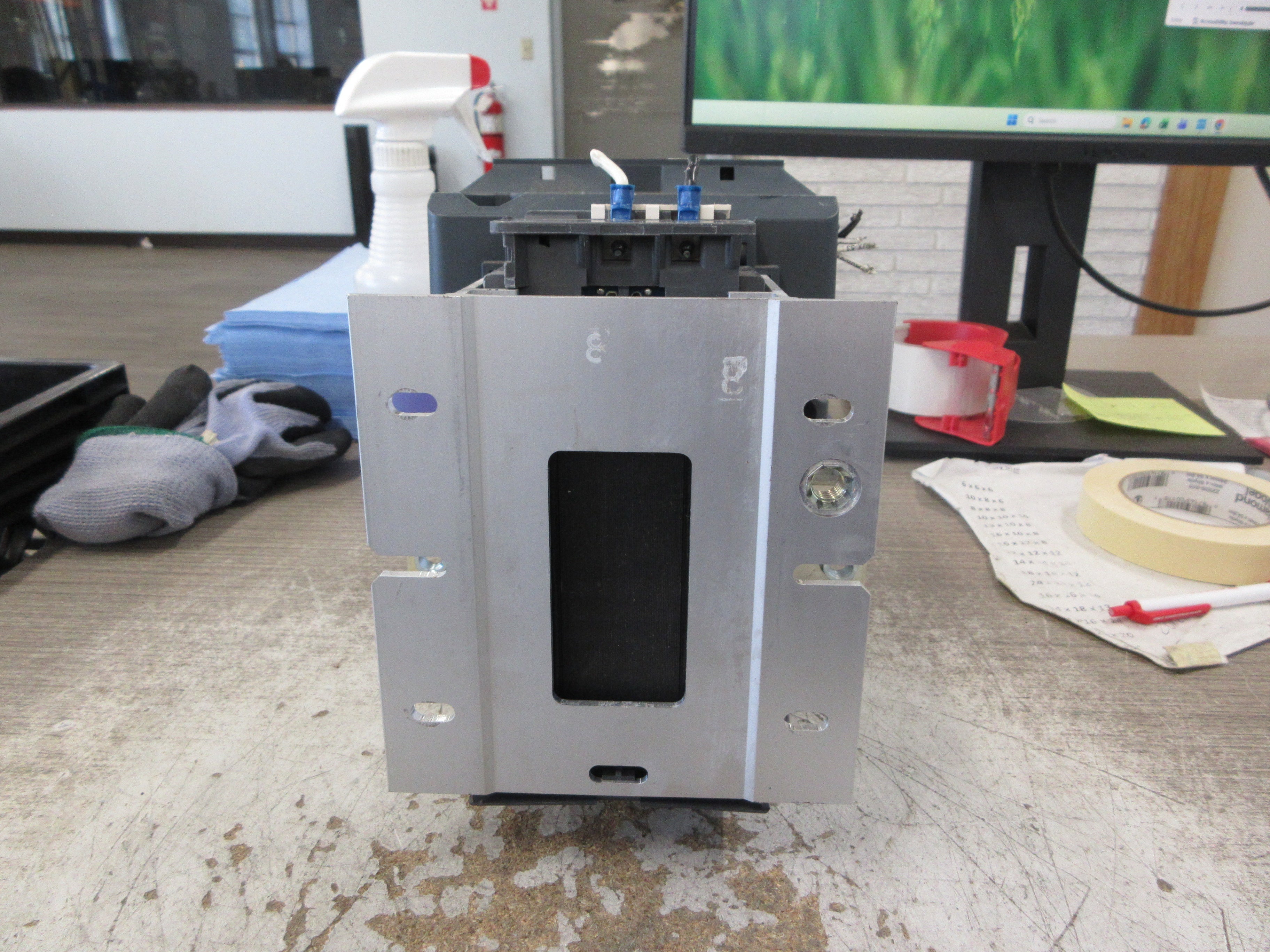 Schneider Electric Contactor LC1F330S121 24VDC Coil 370A 600V Used