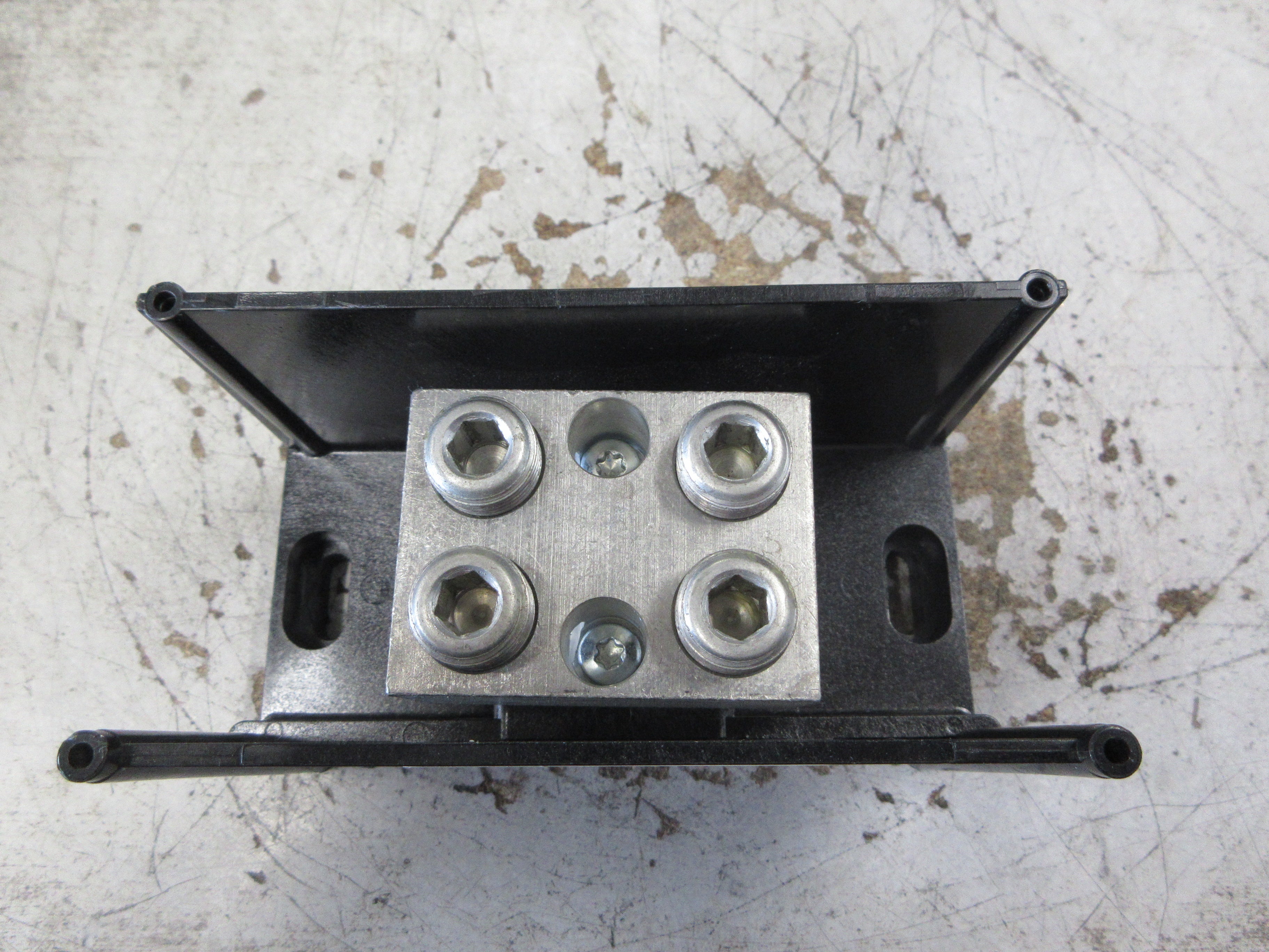 Burndy Power Distribution Block BDB-22-350-1 600V 1P Line (2): #6-350kcmil Used