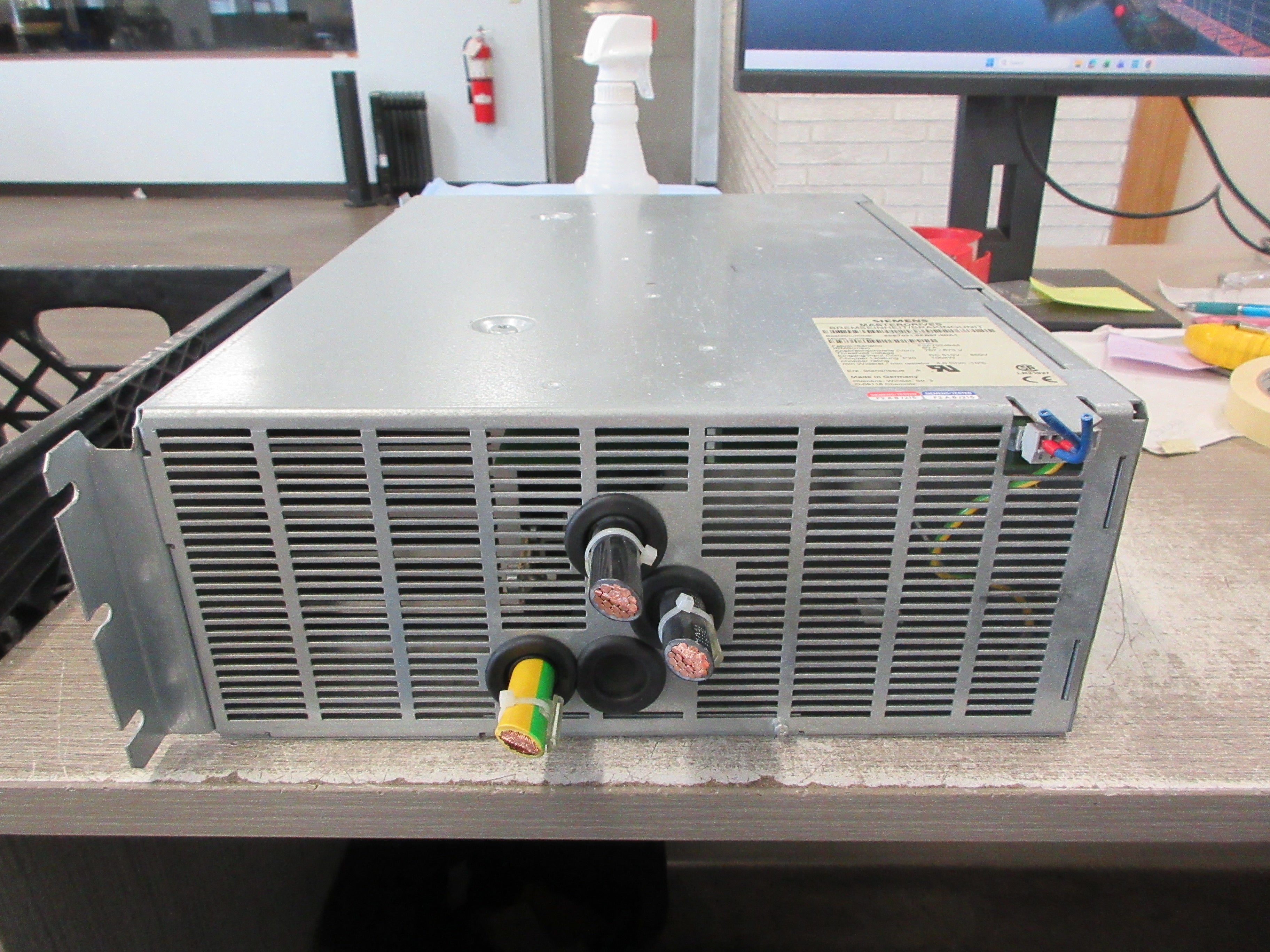 Siemens Masterdrives Braking Unit 6SE7031-6EB87-2DA1 E-Stand/Issue: A 100KW Used