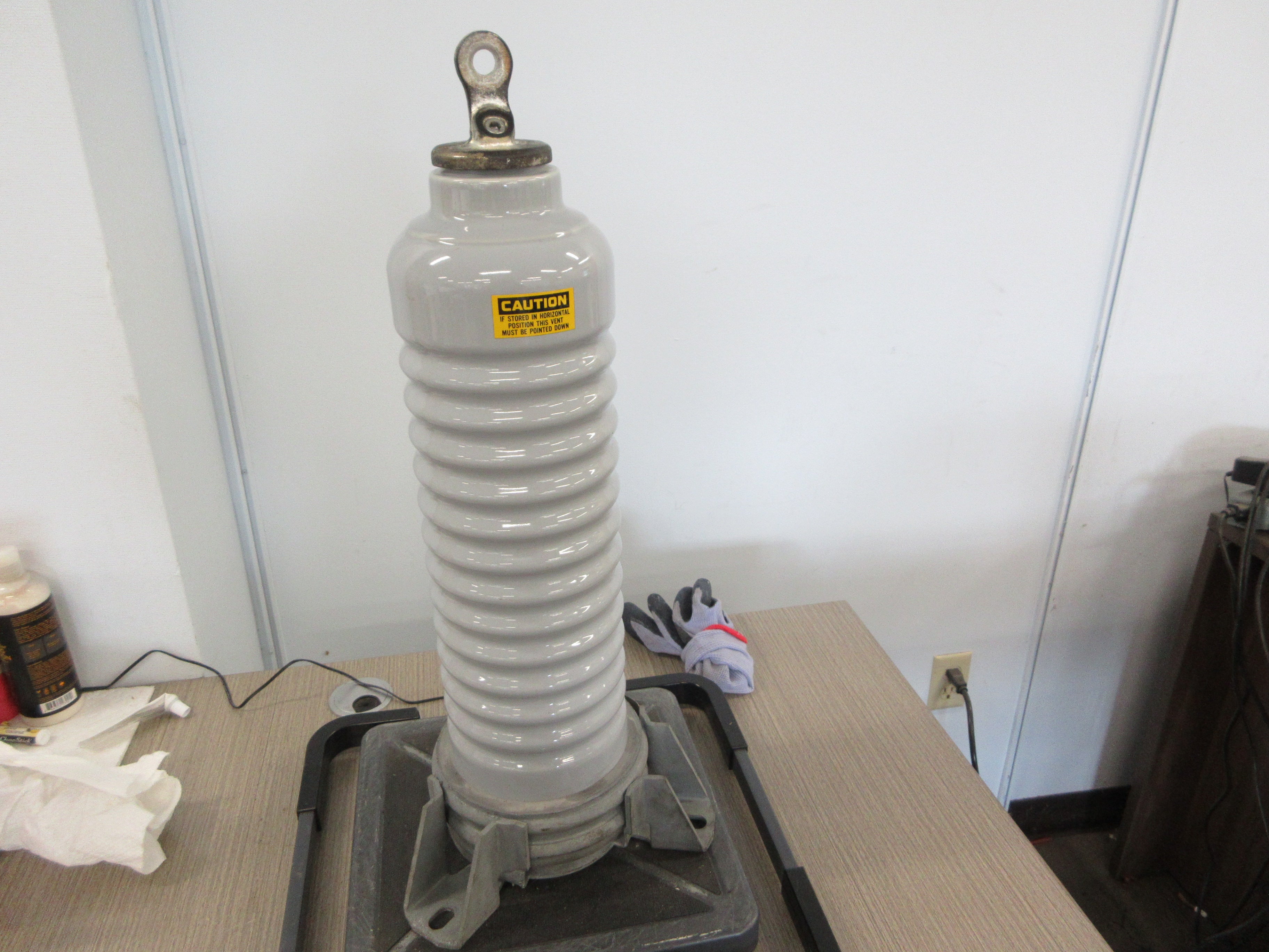 GE Tranquell Station Arrester 9L11XGB018 18 KV Single Pole 15.3KV MCOV Used