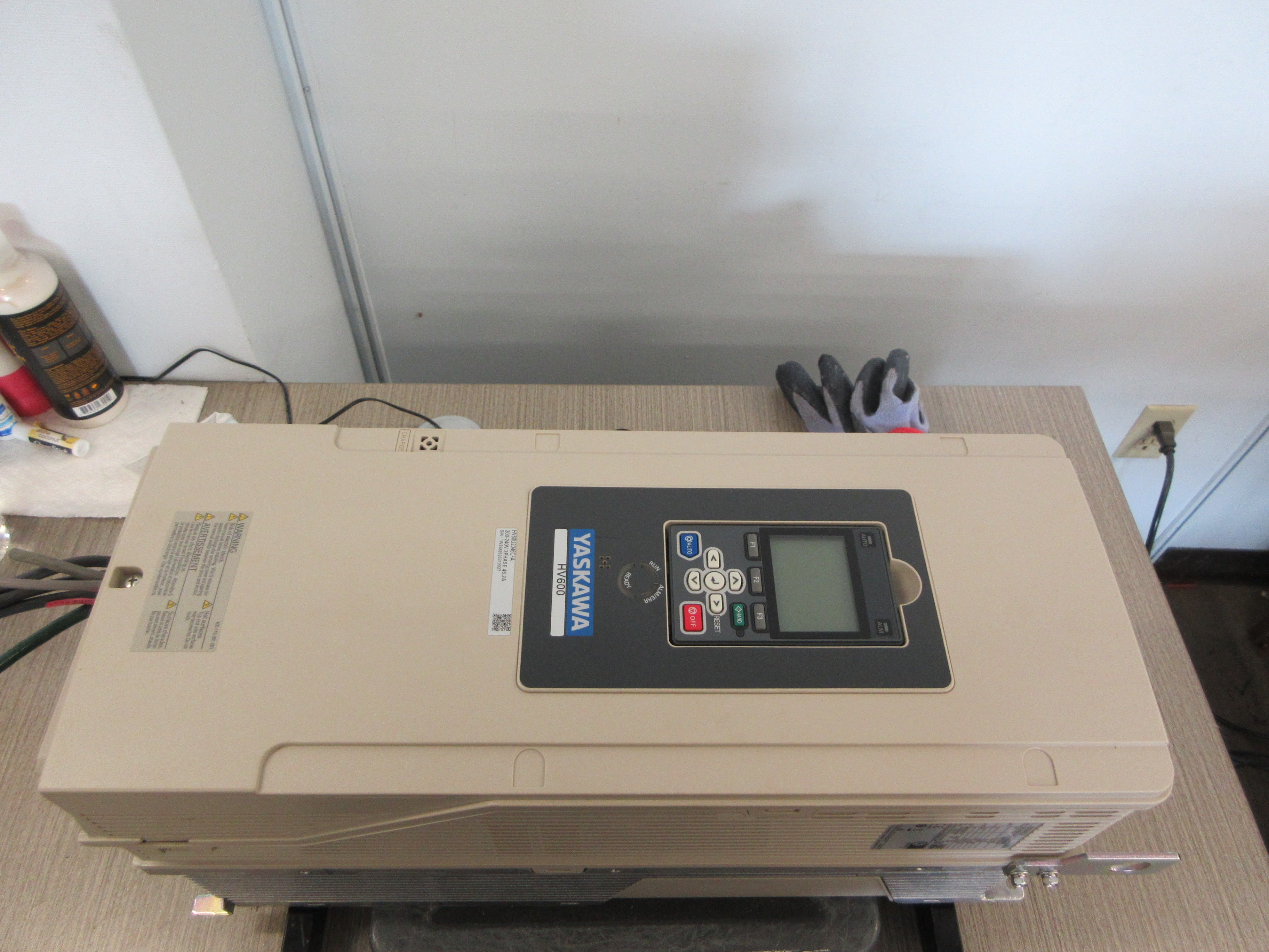 Yaskawa HV600 AC Drive CIPR-HV60U2046CFAA-AAAAHA Rev. A 15HP 3Ph Used