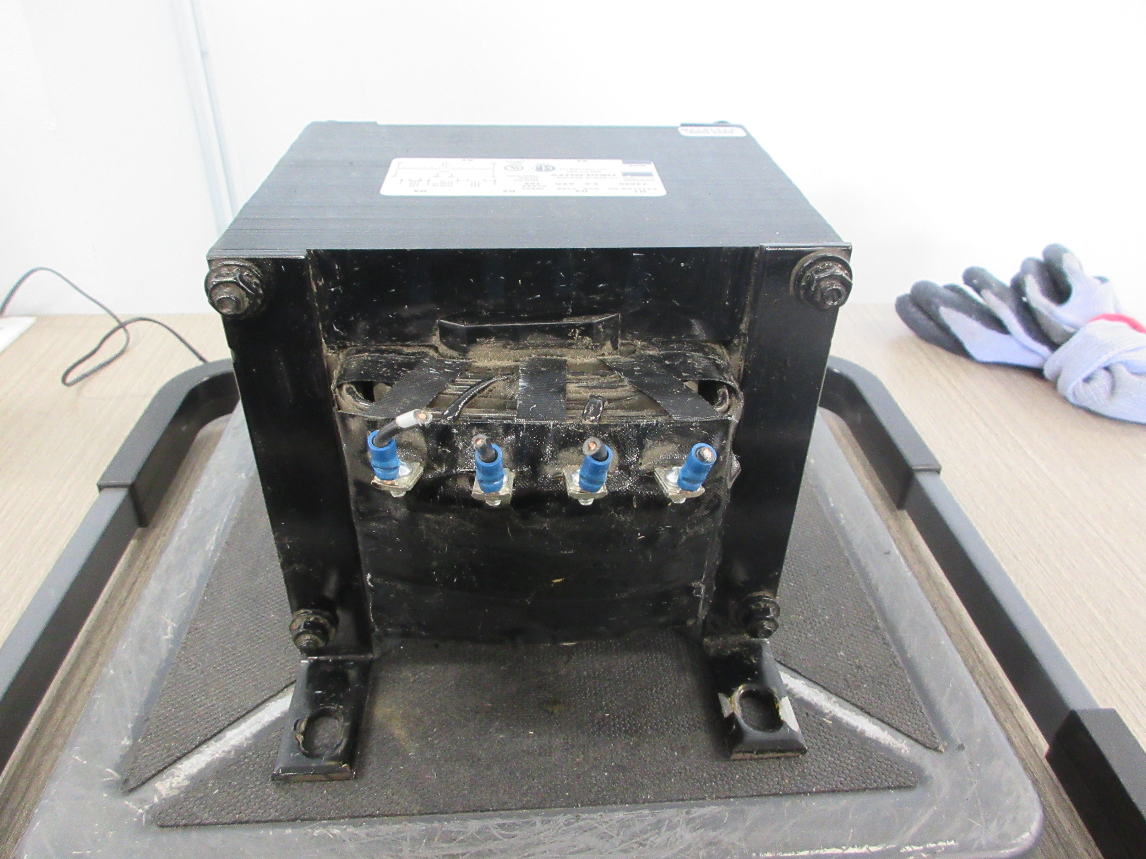 Hevi-Duty Type SZO Control Transformer Y2000 2KVA Pri: 240/480V Sec: 120V Used