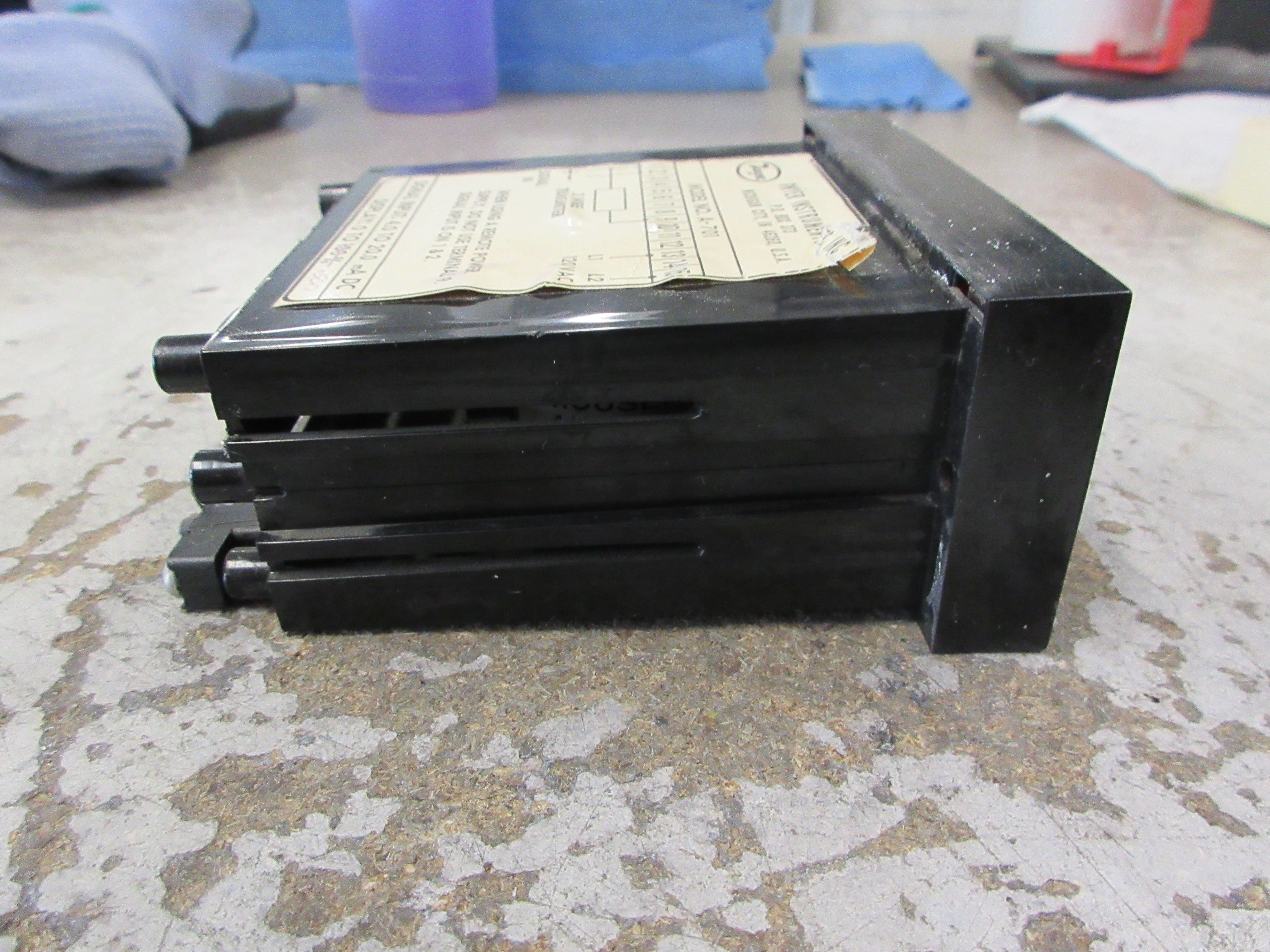 Dwyer Digital Panel Meter A-701 120VAC Signal: 4.0-20.0mA DC Used