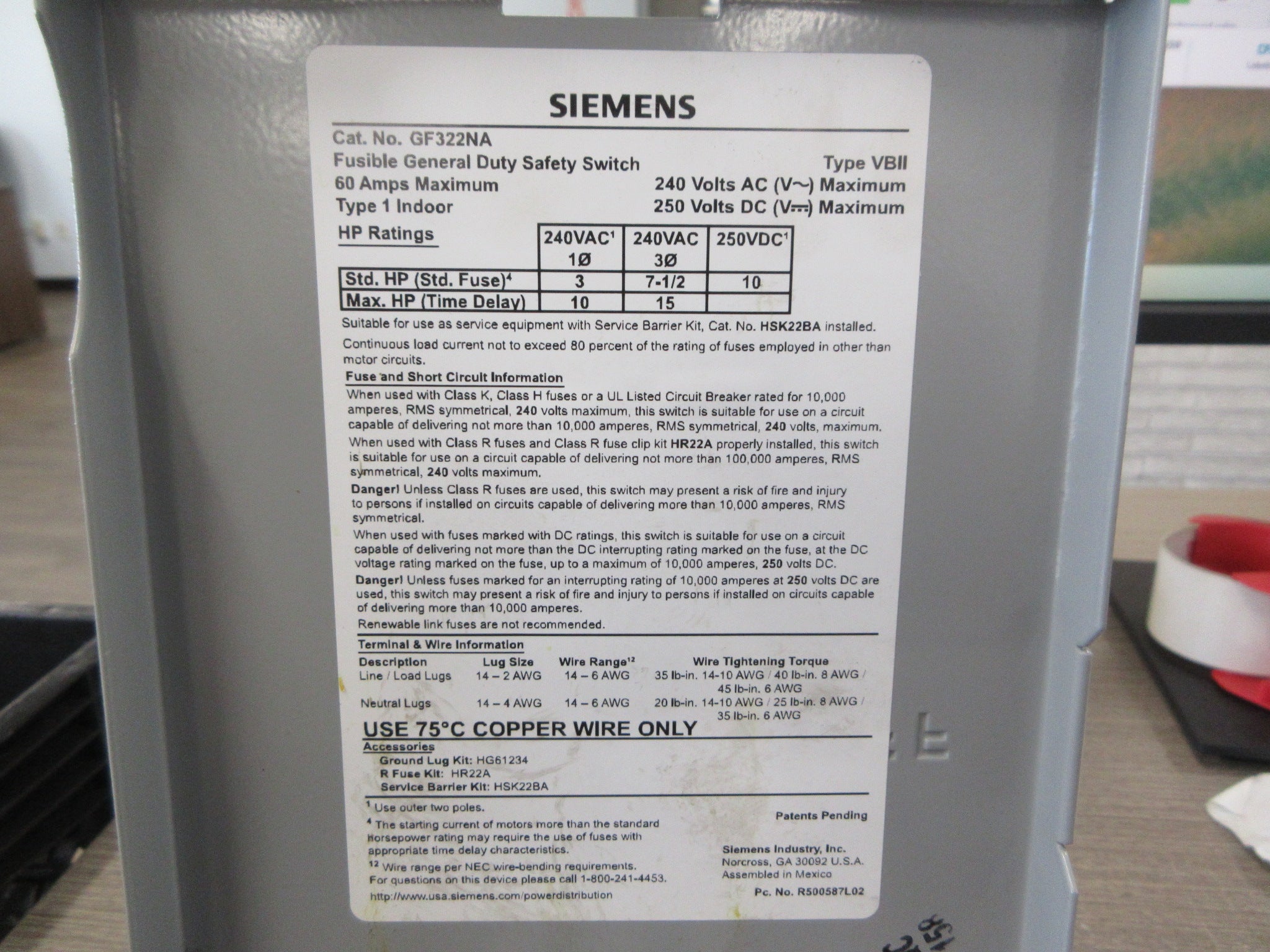 Siemens Fusible Safety Switch/Disconnect GF322NA 60A 240V 3P Used