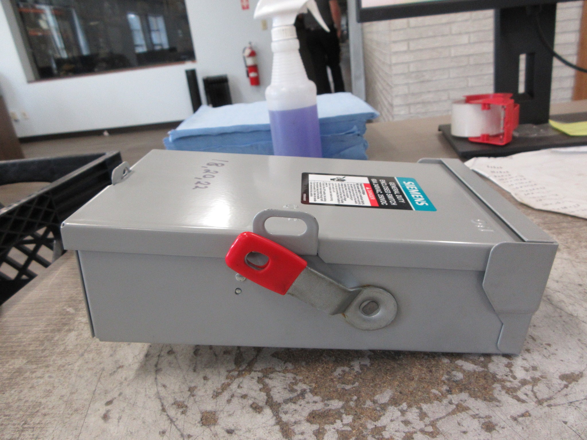 Siemens Fusible Safety Switch/Disconnect GF322NA 60A 240V 3P Used