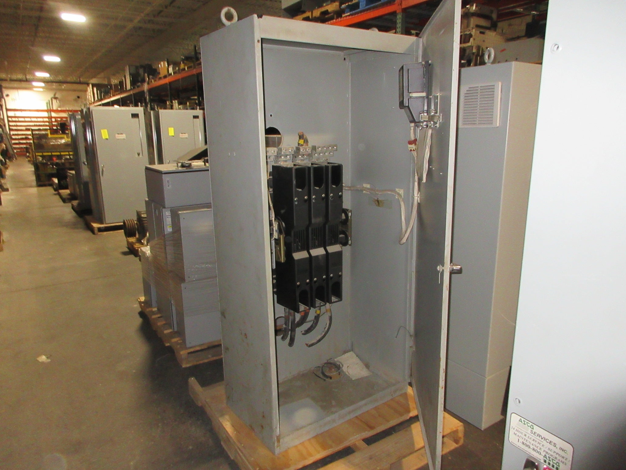 Asco Series 300 Automatic Transfer Switch H00300030800N10C 800A 480V 3Ph Used